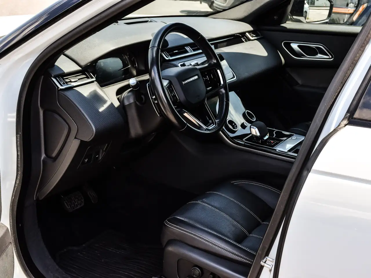 Land Rover Range Rover Velar снимка Land Rover Range Rover Velar