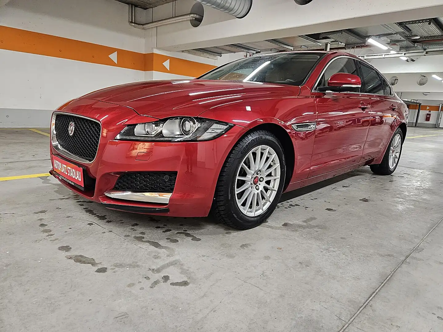 Jaguar XF 20d Prestige Aut. Rot - 1