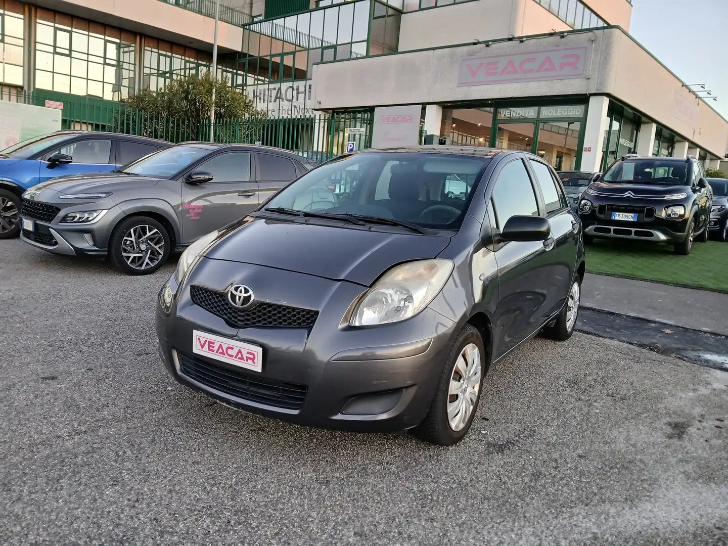 Toyota Yaris 5p 1.0 my10 UNICO PROPRIETARIO, OK NEOPATENTATI Grigio - 1