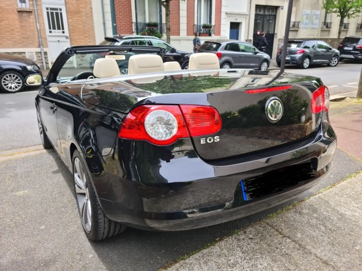 Volkswagen Eos 2.0 16S TDI 140 FAP Carat Noir - 2