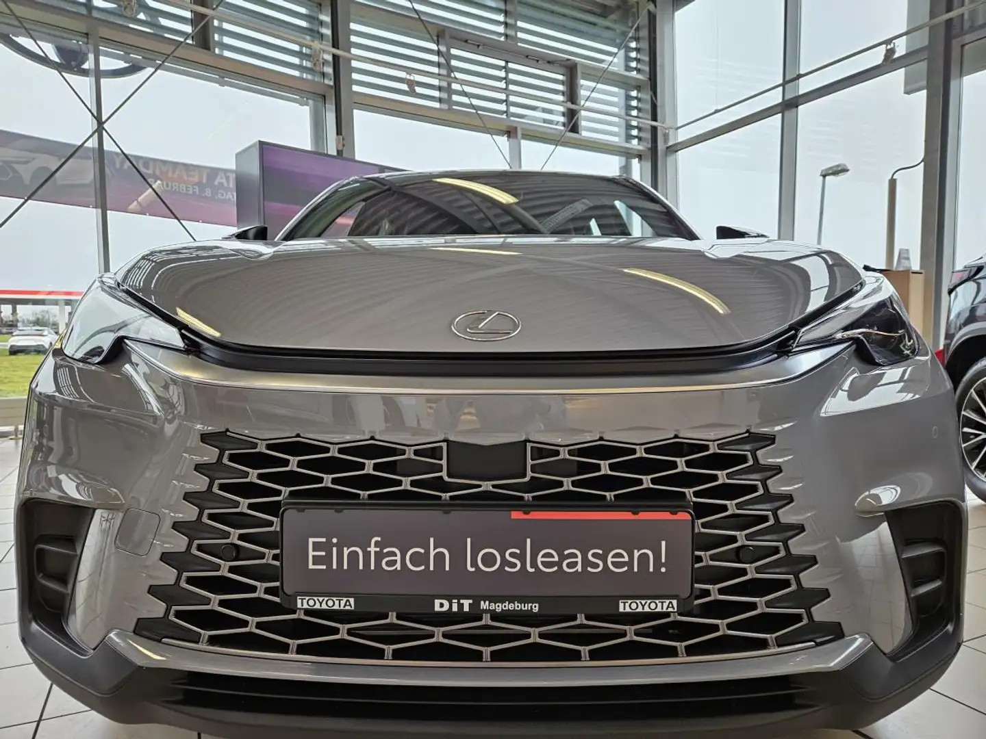 Lexus LBX (AY10) Grau - 2