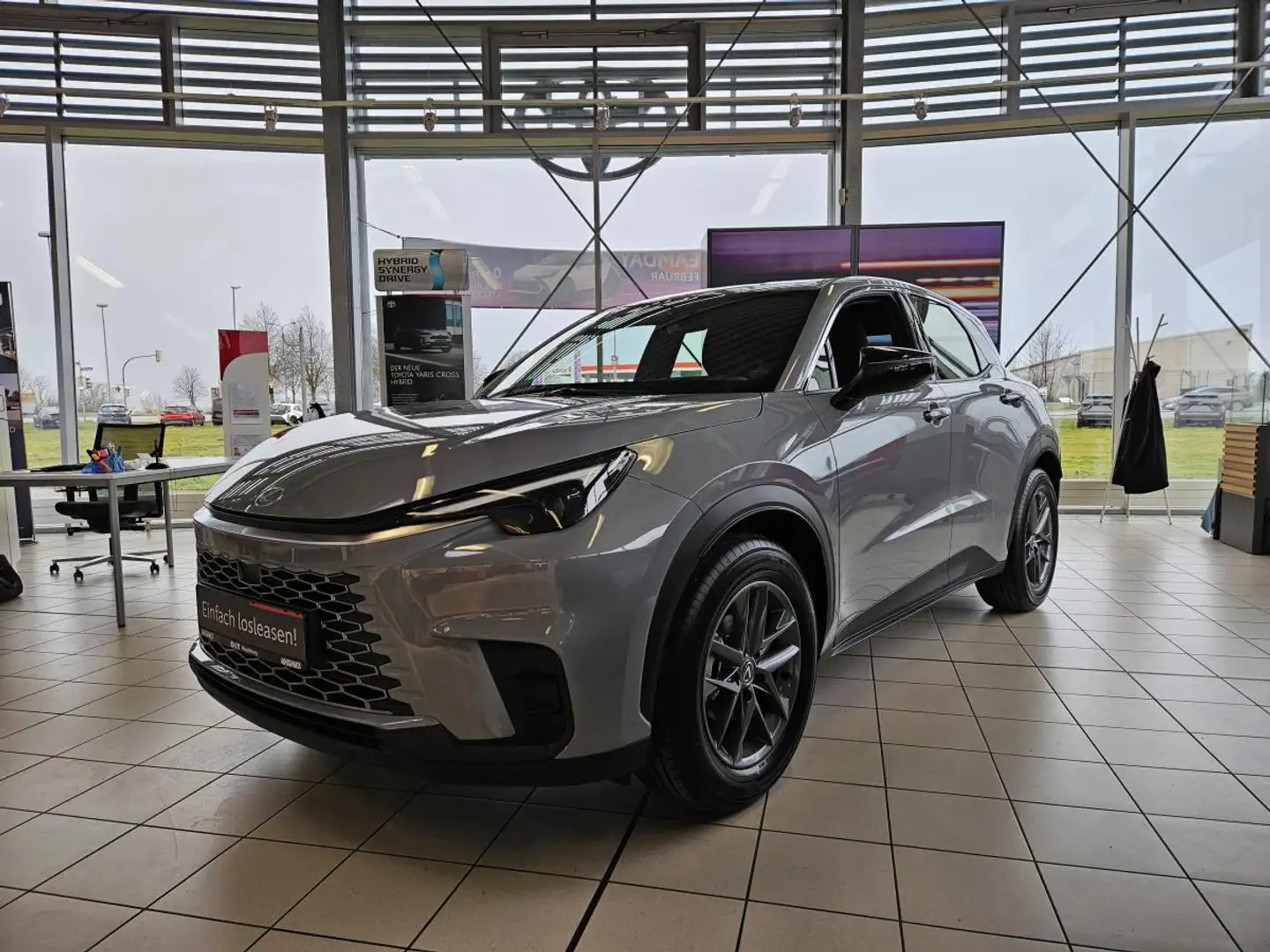 Lexus LBX (AY10) Grau - 1