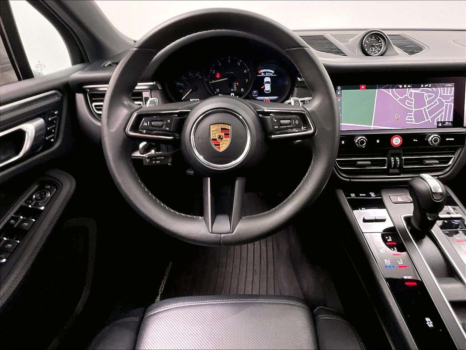 2023 Porsche Macan AWD thumb 10