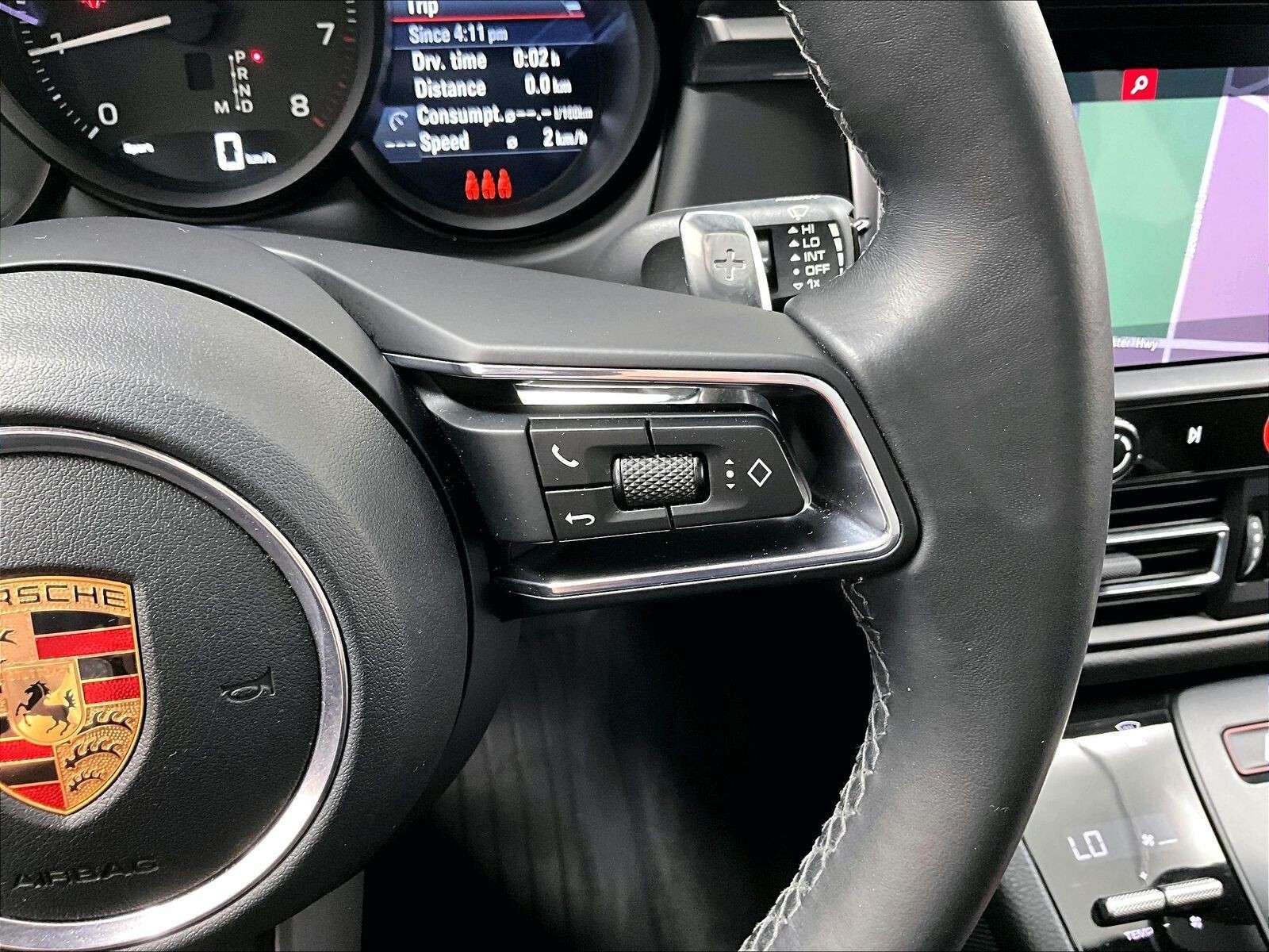 2023 Porsche Macan AWD thumb 21