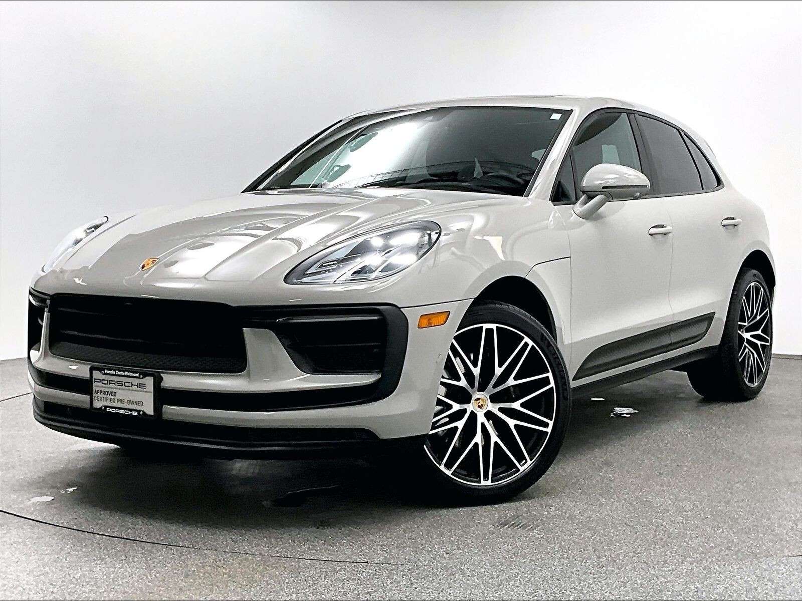 2023 Porsche Macan AWD