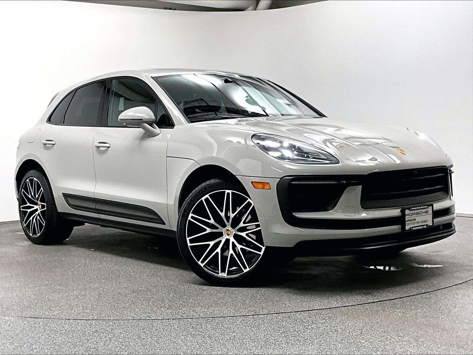 2023 Porsche Macan AWD alt 3