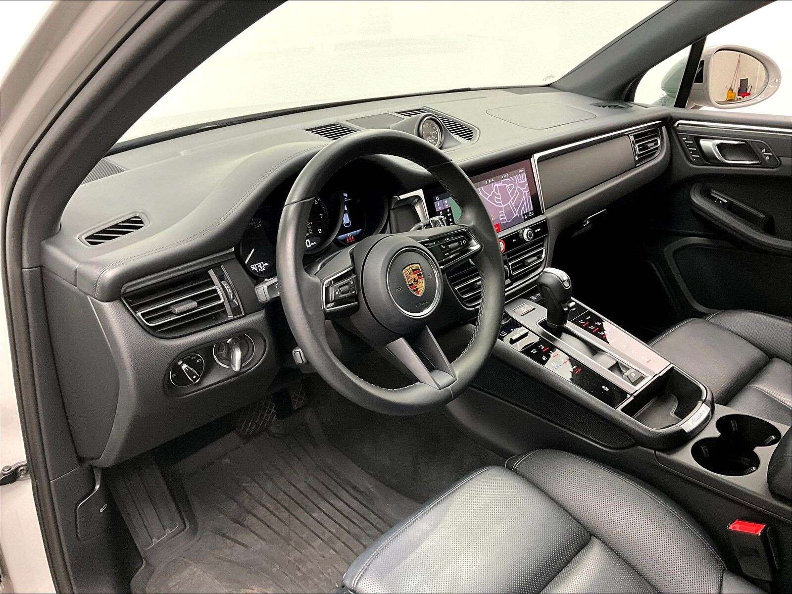 2023 Porsche Macan AWD thumb 9
