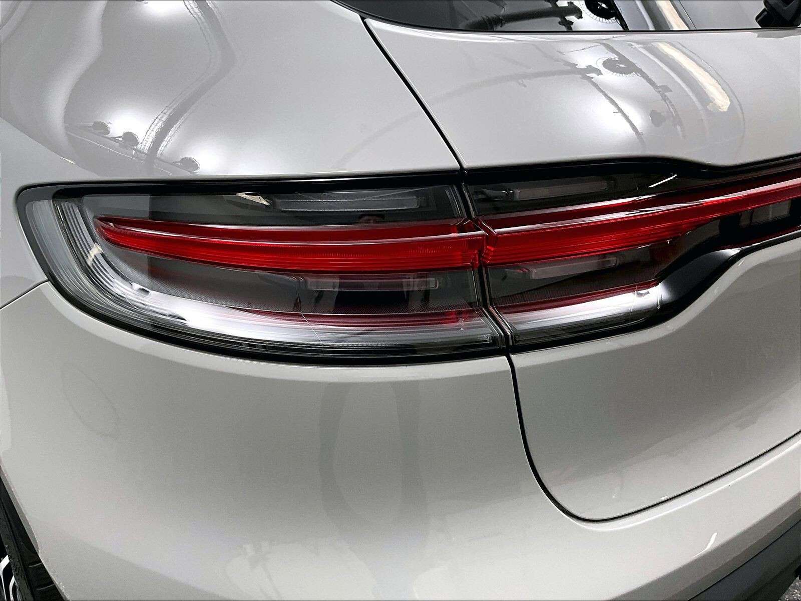 2023 Porsche Macan AWD thumb 35