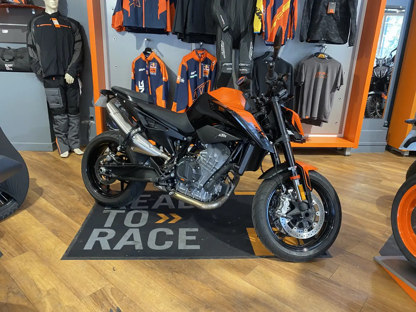 KTM 890 Duke Naranja - 1