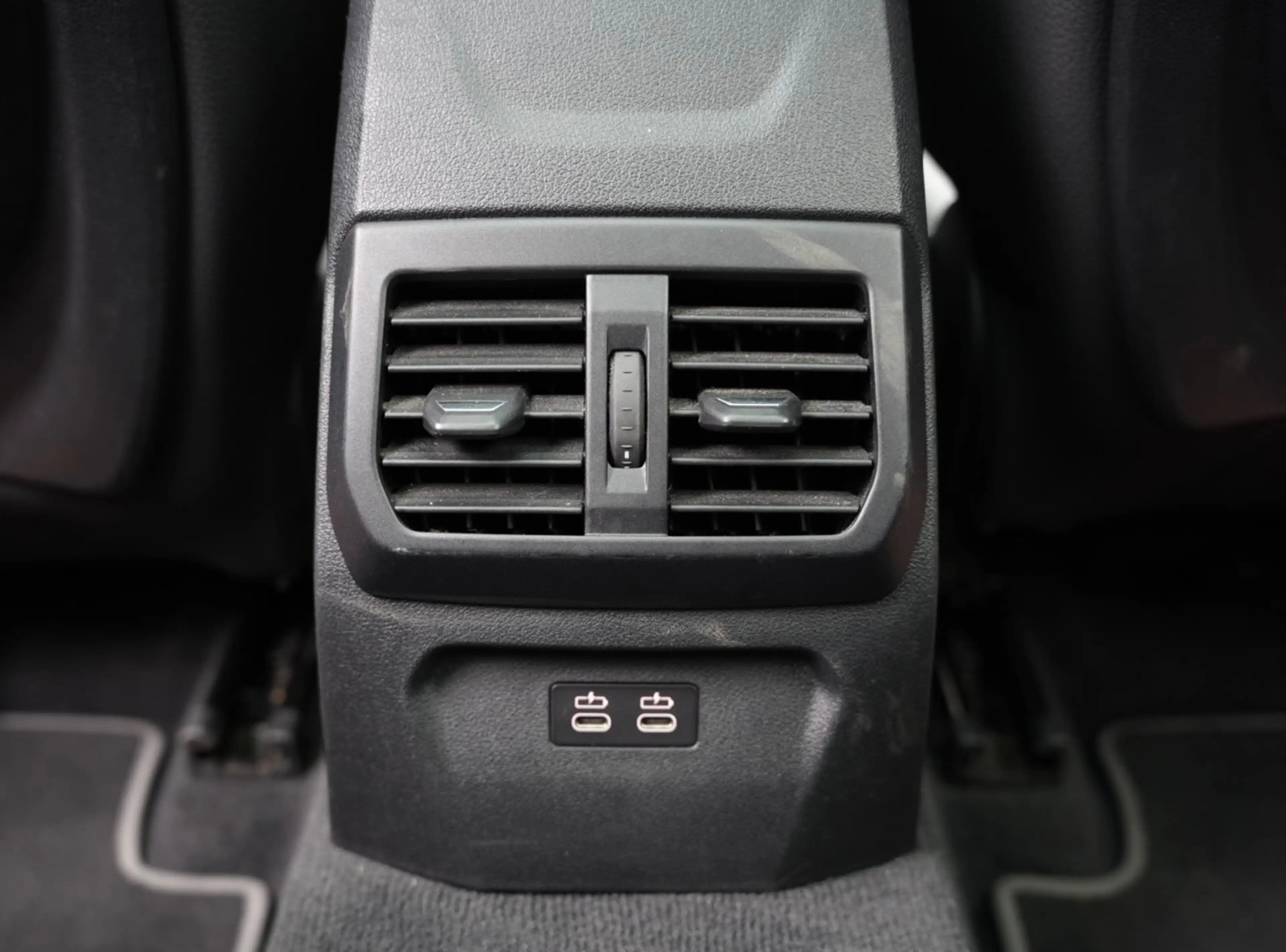 BMW 118 CarPlay | Panoramadak | Leder | Trekhaak | LED | Live Cockpit Pro | Driving Assistant — photo 27