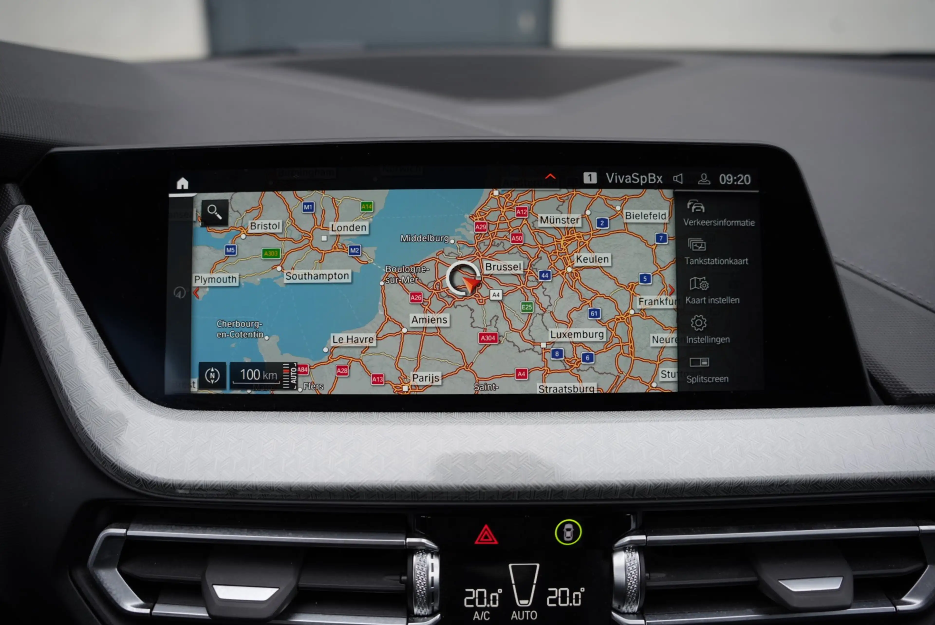 BMW 118 CarPlay | Panoramadak | Leder | Trekhaak | LED | Live Cockpit Pro | Driving Assistant — photo 42