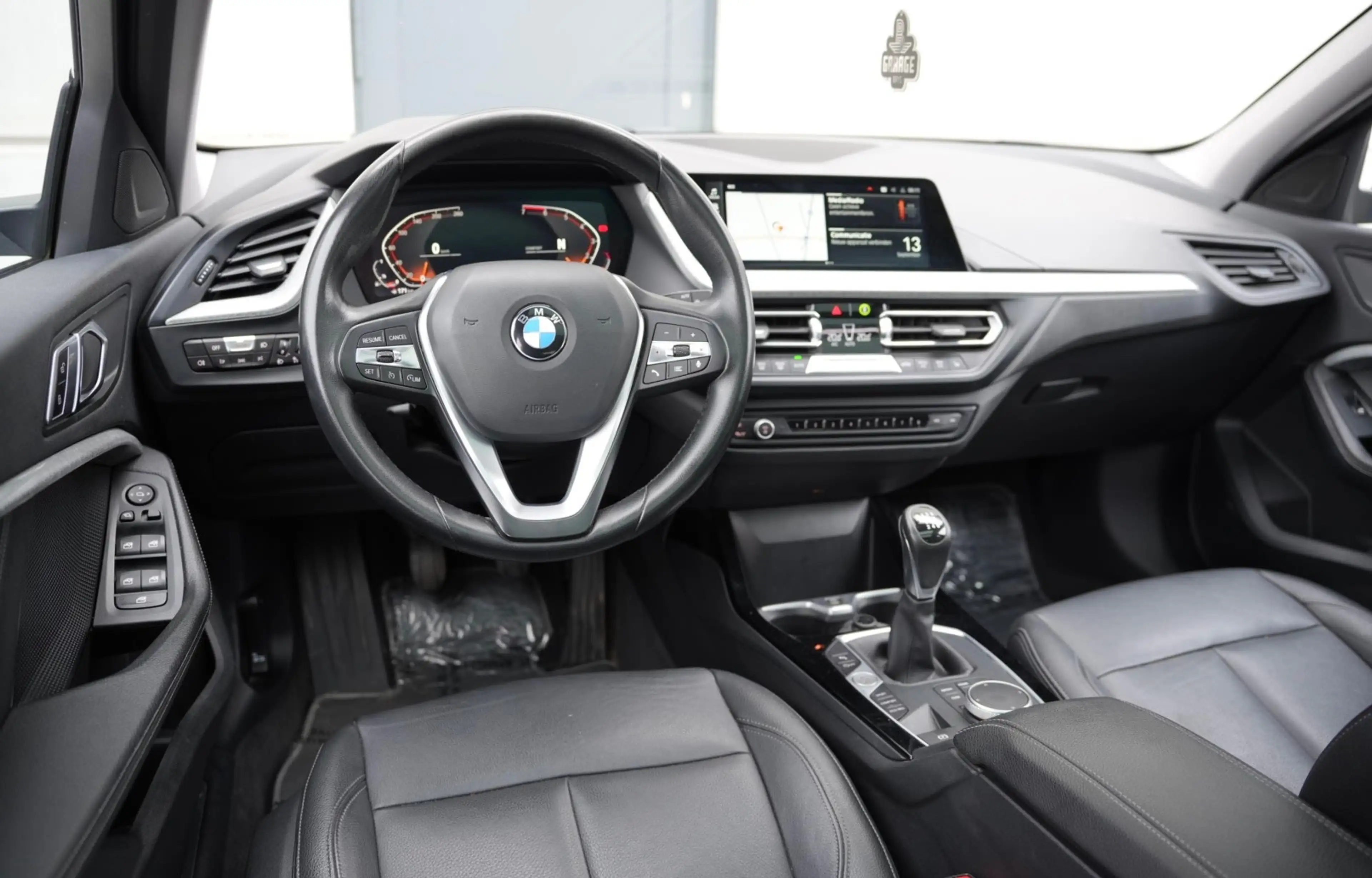 BMW 118 CarPlay | Panoramadak | Leder | Trekhaak | LED | Live Cockpit Pro | Driving Assistant — photo 19