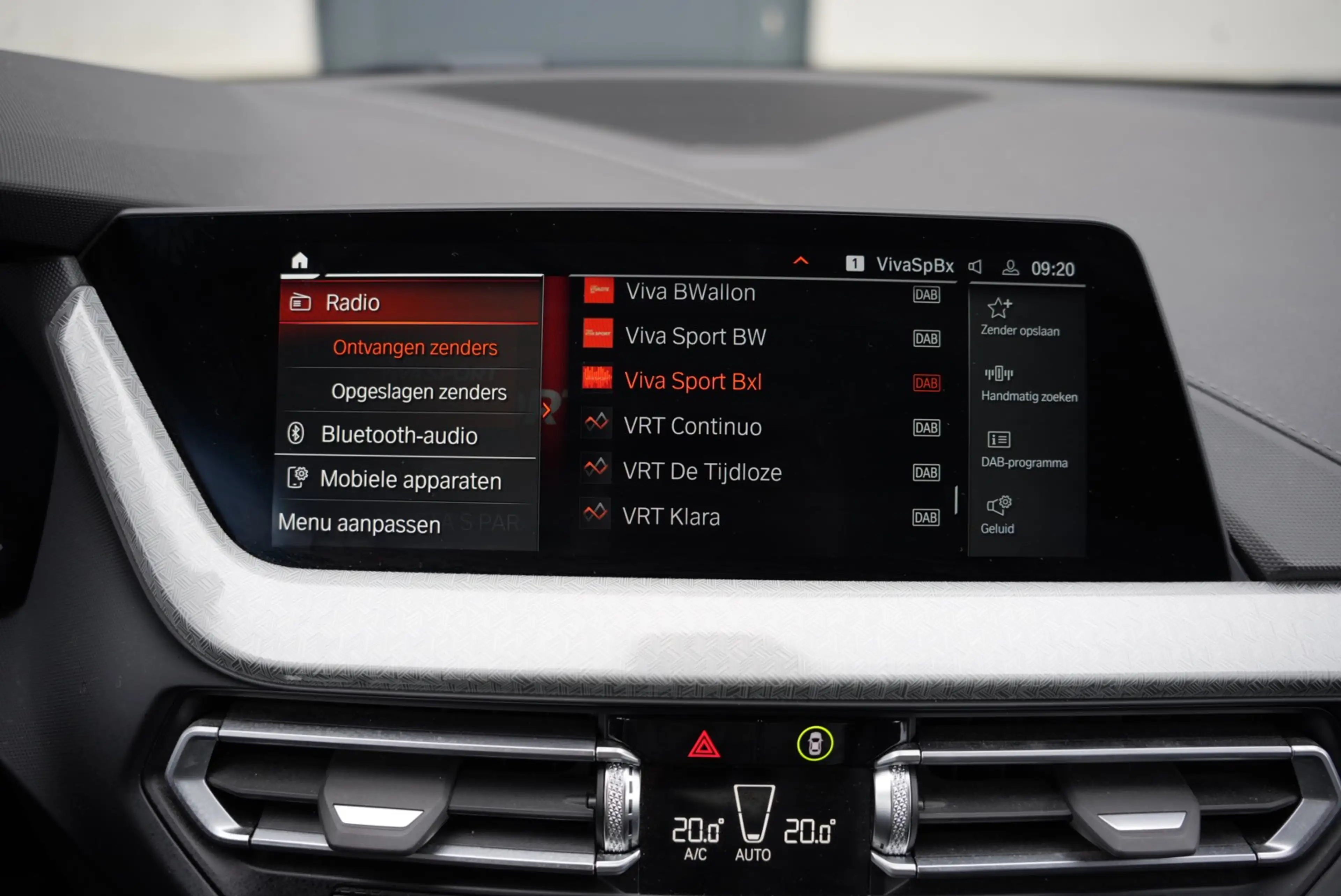 BMW 118 CarPlay | Panoramadak | Leder | Trekhaak | LED | Live Cockpit Pro | Driving Assistant — photo 40