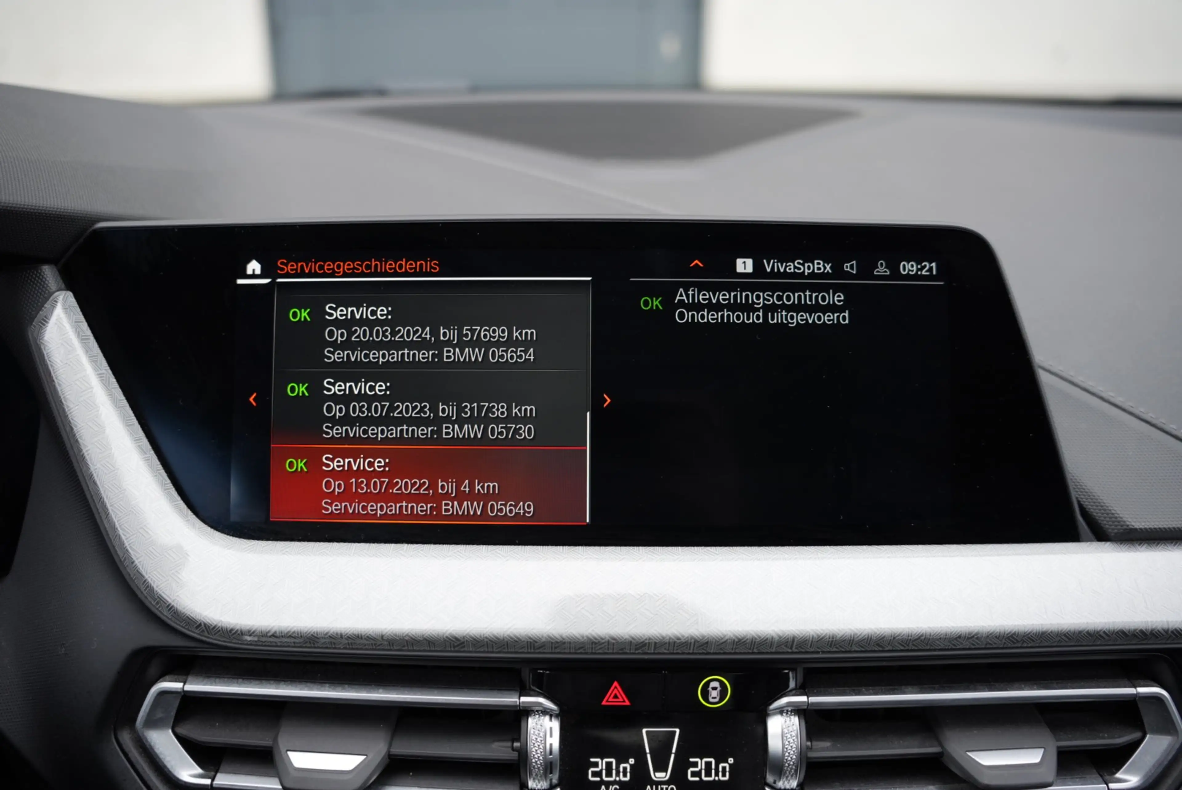 BMW 118 CarPlay | Panoramadak | Leder | Trekhaak | LED | Live Cockpit Pro | Driving Assistant — photo 44