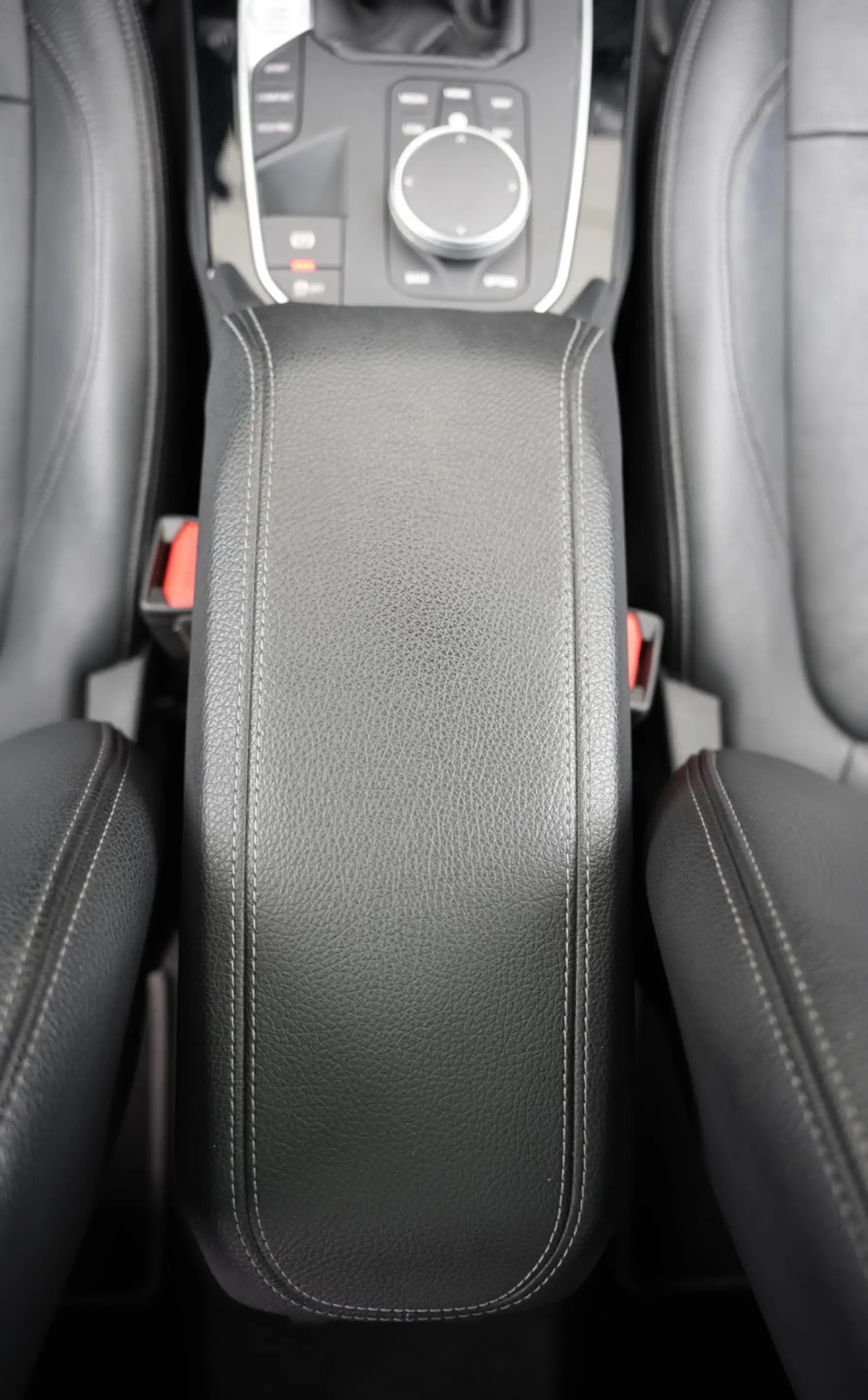 BMW 118 CarPlay | Panoramadak | Leder | Trekhaak | LED | Live Cockpit Pro | Driving Assistant — photo 28