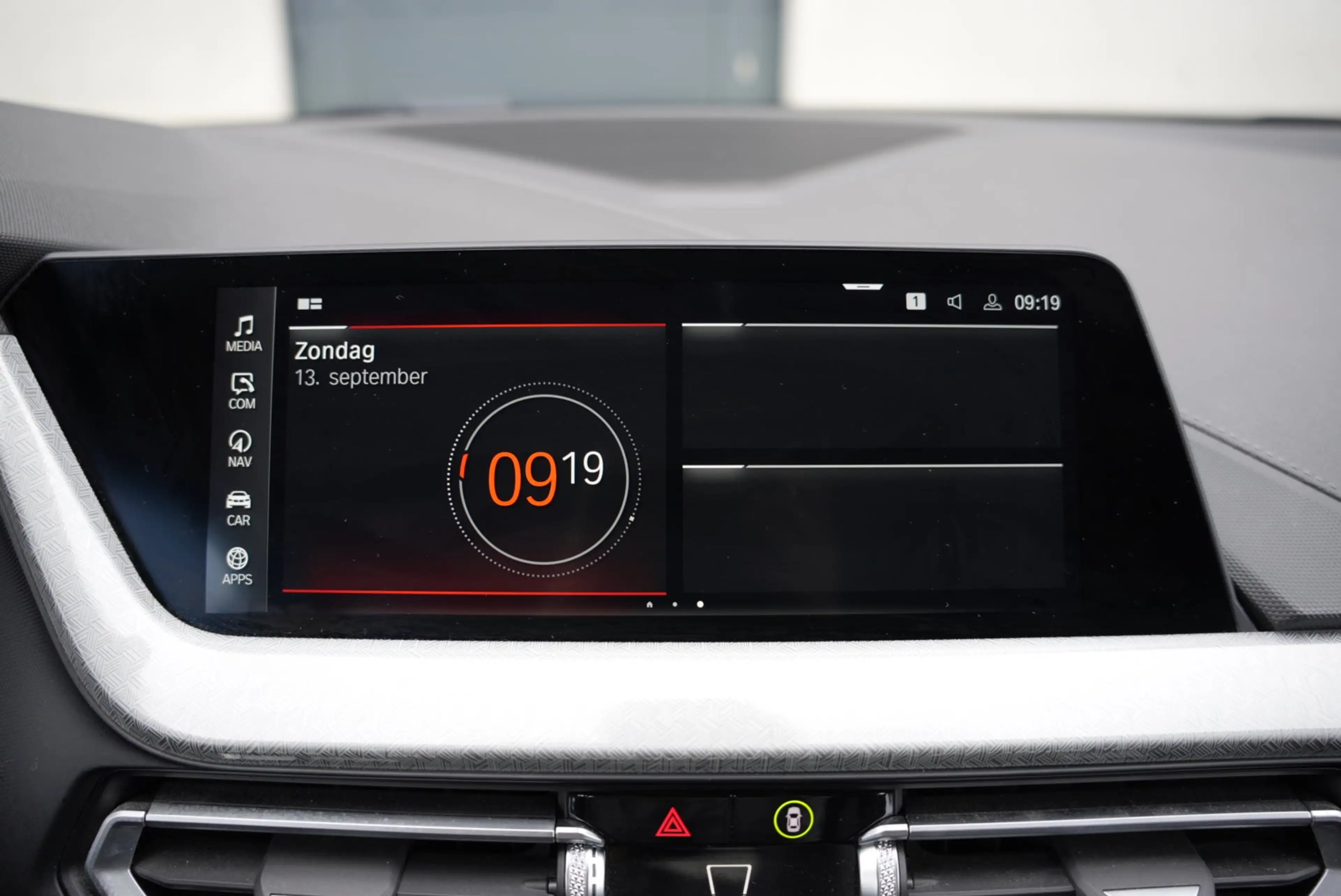 BMW 118 CarPlay | Panoramadak | Leder | Trekhaak | LED | Live Cockpit Pro | Driving Assistant — photo 38