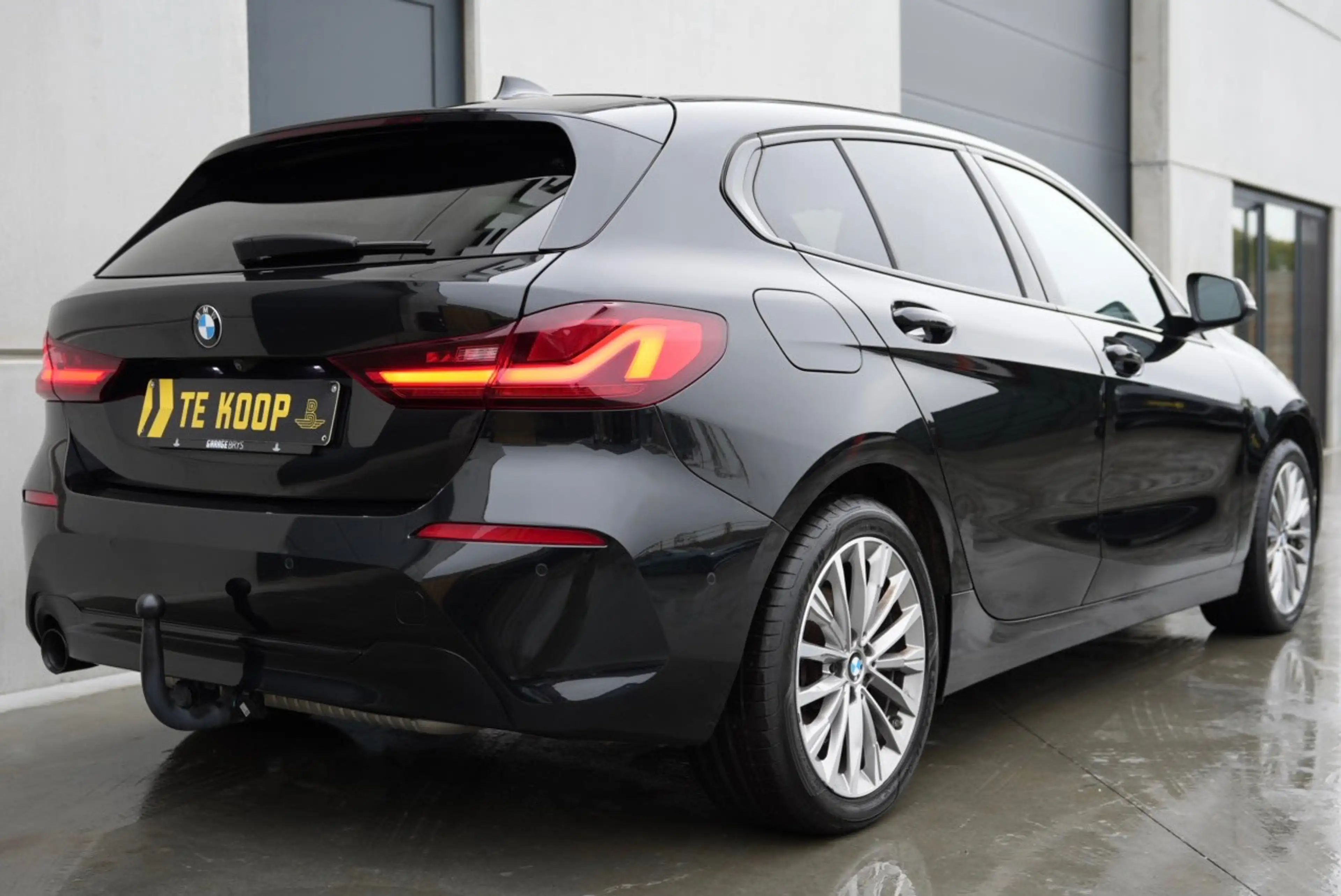 BMW 118 CarPlay | Panoramadak | Leder | Trekhaak | LED | Live Cockpit Pro | Driving Assistant — photo 9