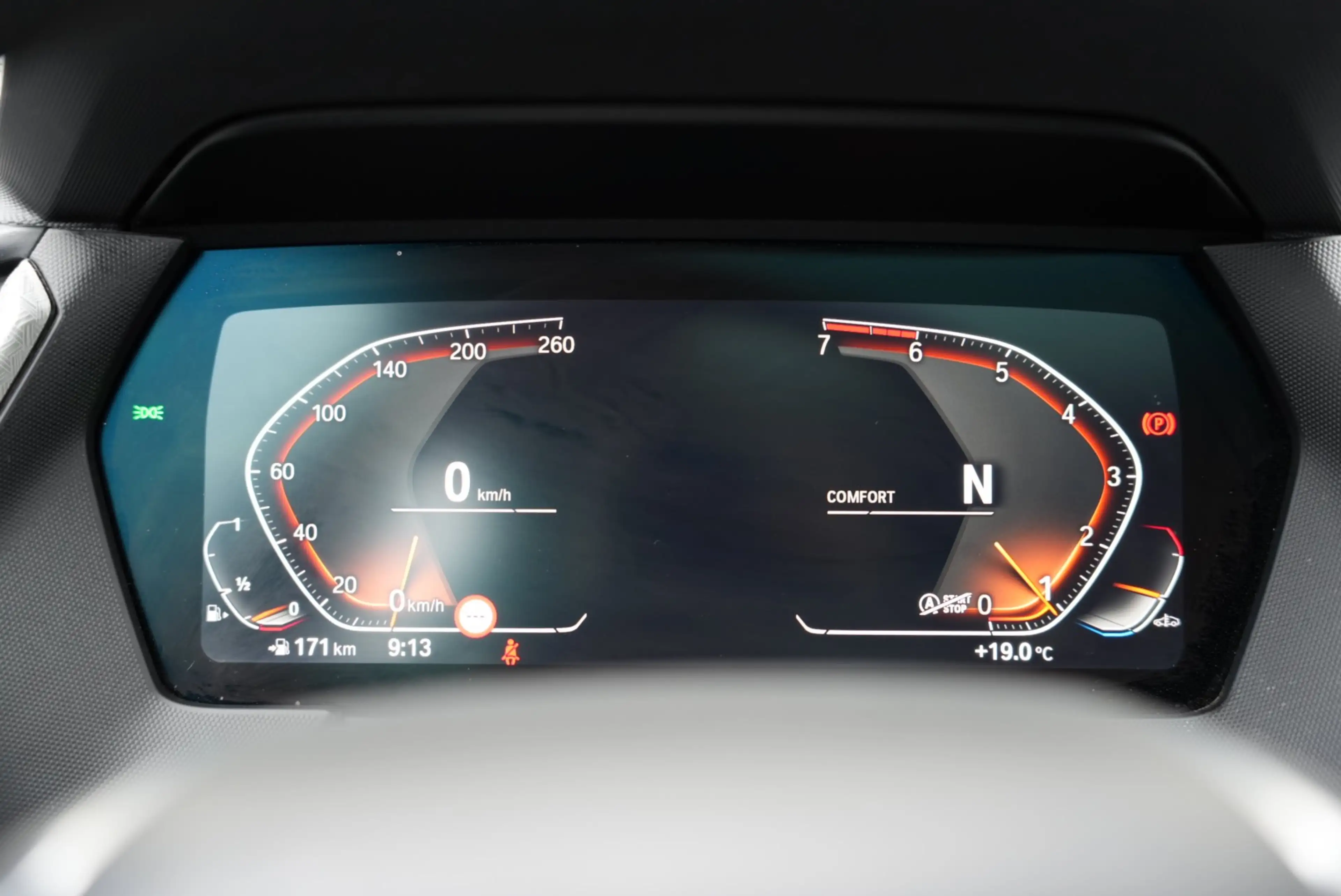 BMW 118 CarPlay | Panoramadak | Leder | Trekhaak | LED | Live Cockpit Pro | Driving Assistant — photo 32
