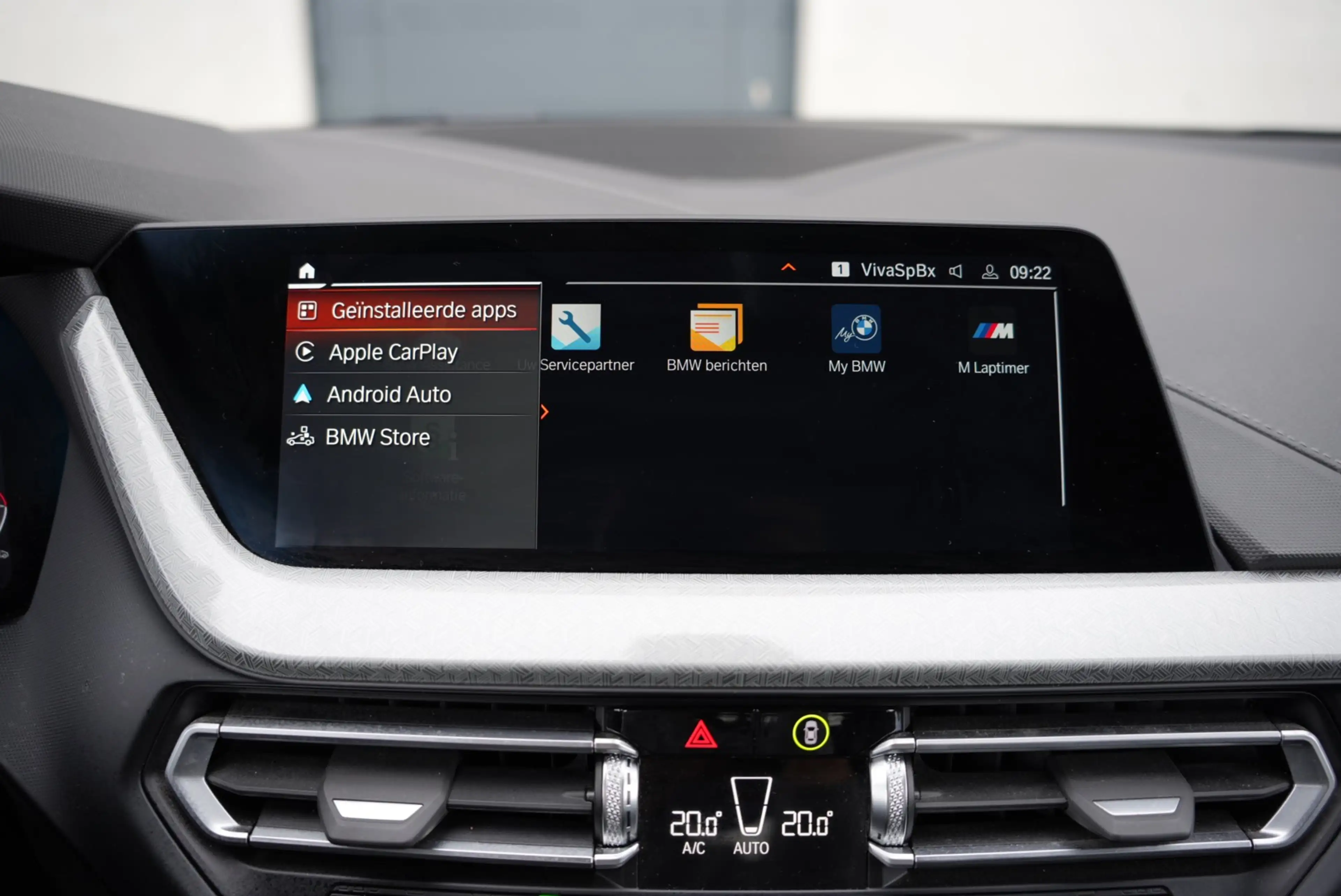 BMW 118 CarPlay | Panoramadak | Leder | Trekhaak | LED | Live Cockpit Pro | Driving Assistant — photo 49