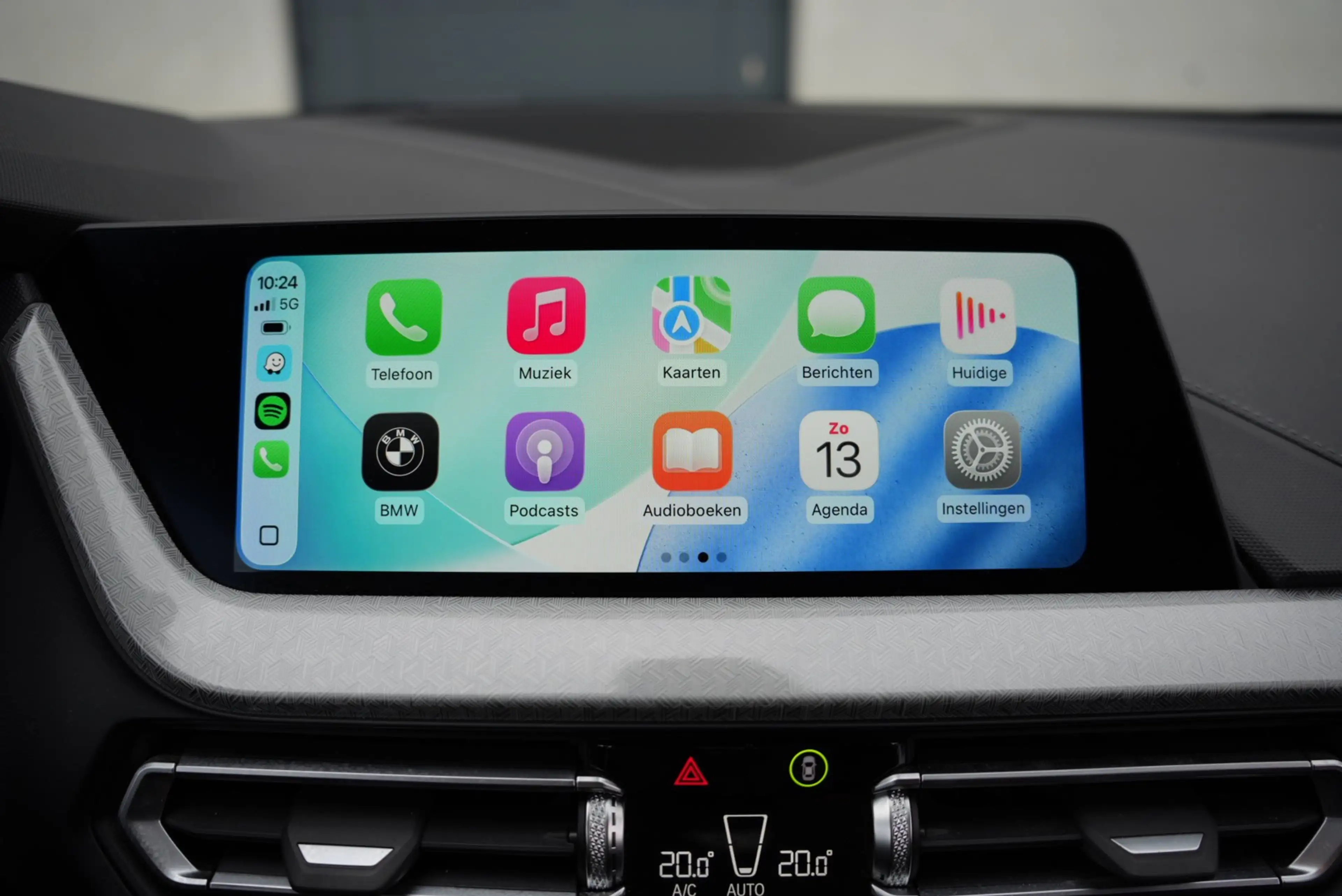 BMW 118 CarPlay | Panoramadak | Leder | Trekhaak | LED | Live Cockpit Pro | Driving Assistant — photo 50