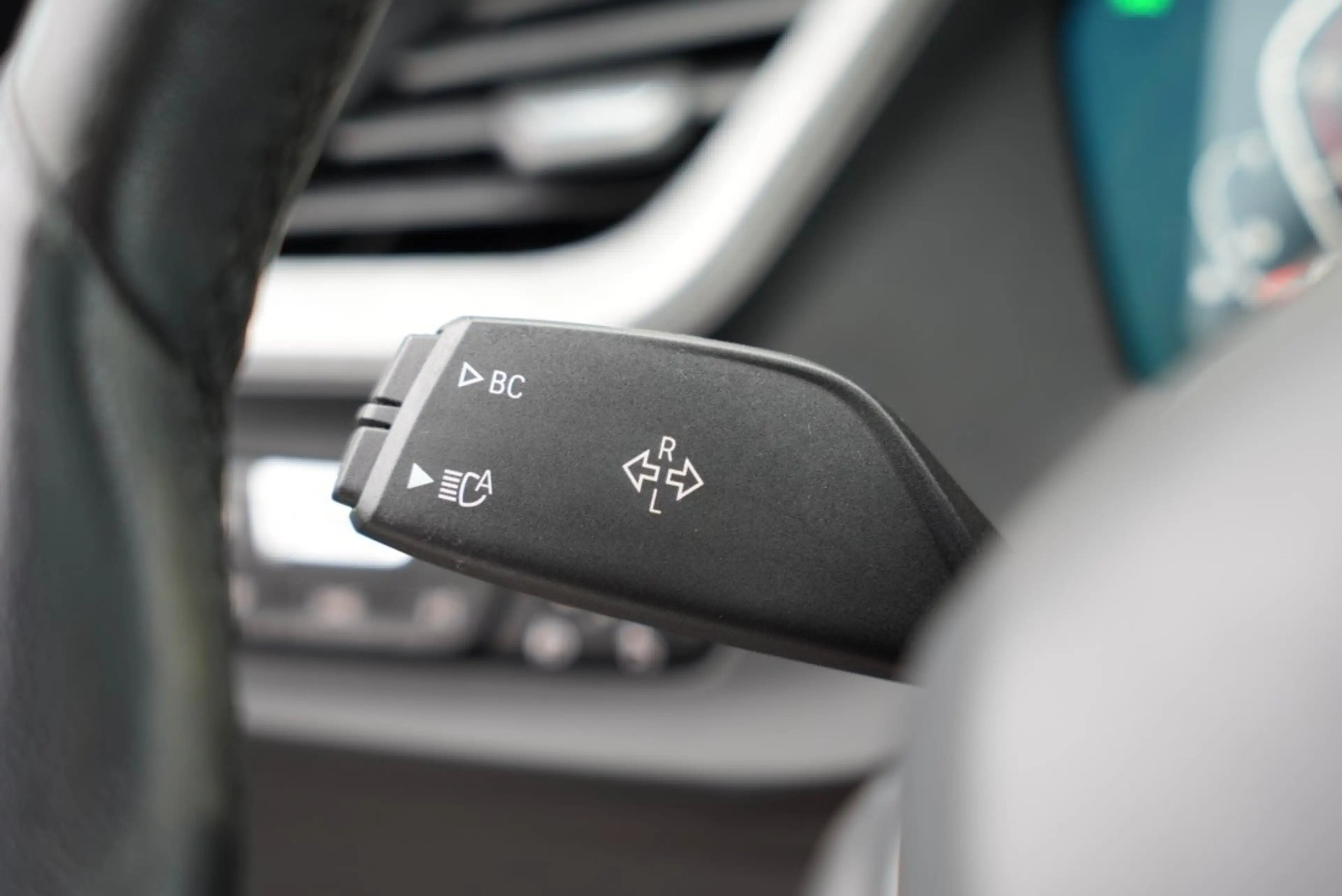 BMW 118 CarPlay | Panoramadak | Leder | Trekhaak | LED | Live Cockpit Pro | Driving Assistant — photo 22