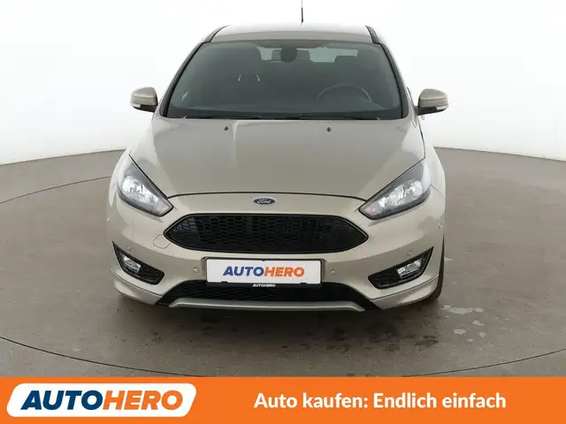 Ford Focus view 9