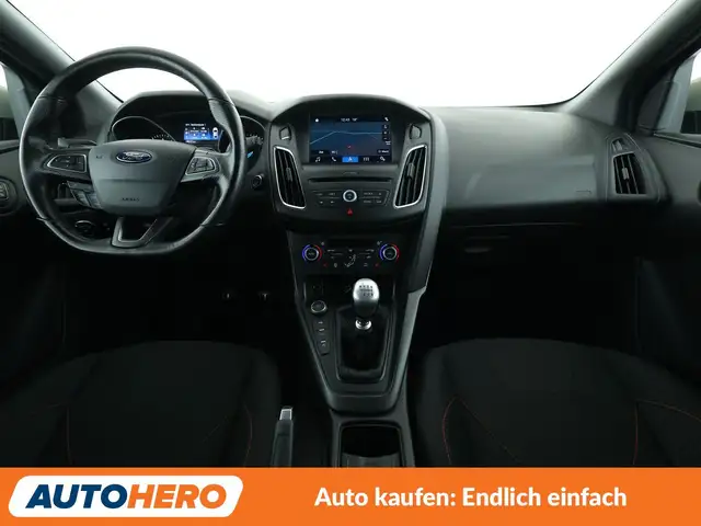 Ford Focus view 12