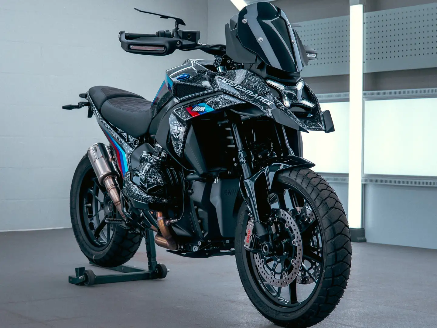 BMW R 1300 GS Šedá - 2