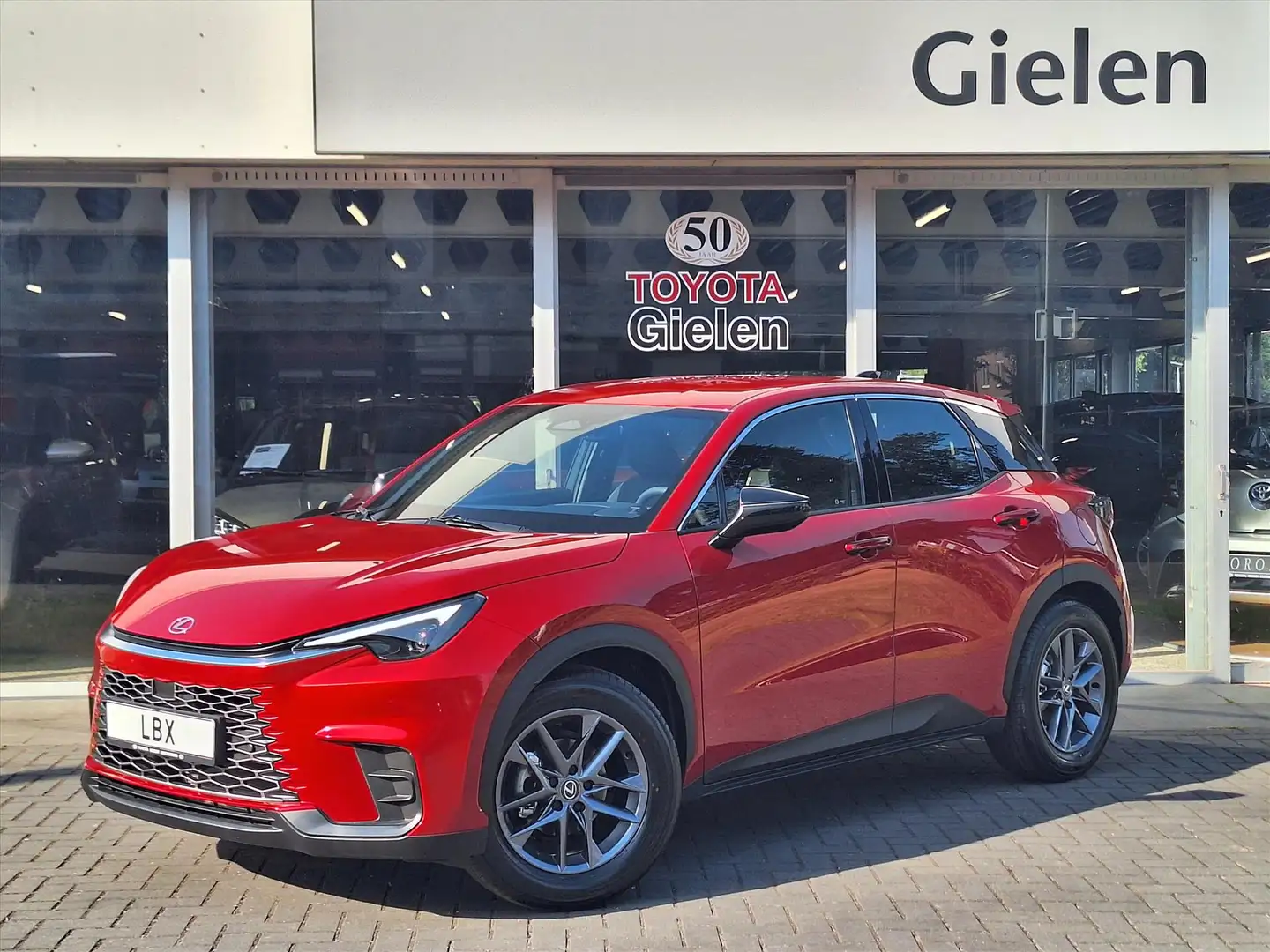 Lexus LBX 1.5 Comfort & Safety Pack | Dodehoekherkenning, Pa Rood - 1