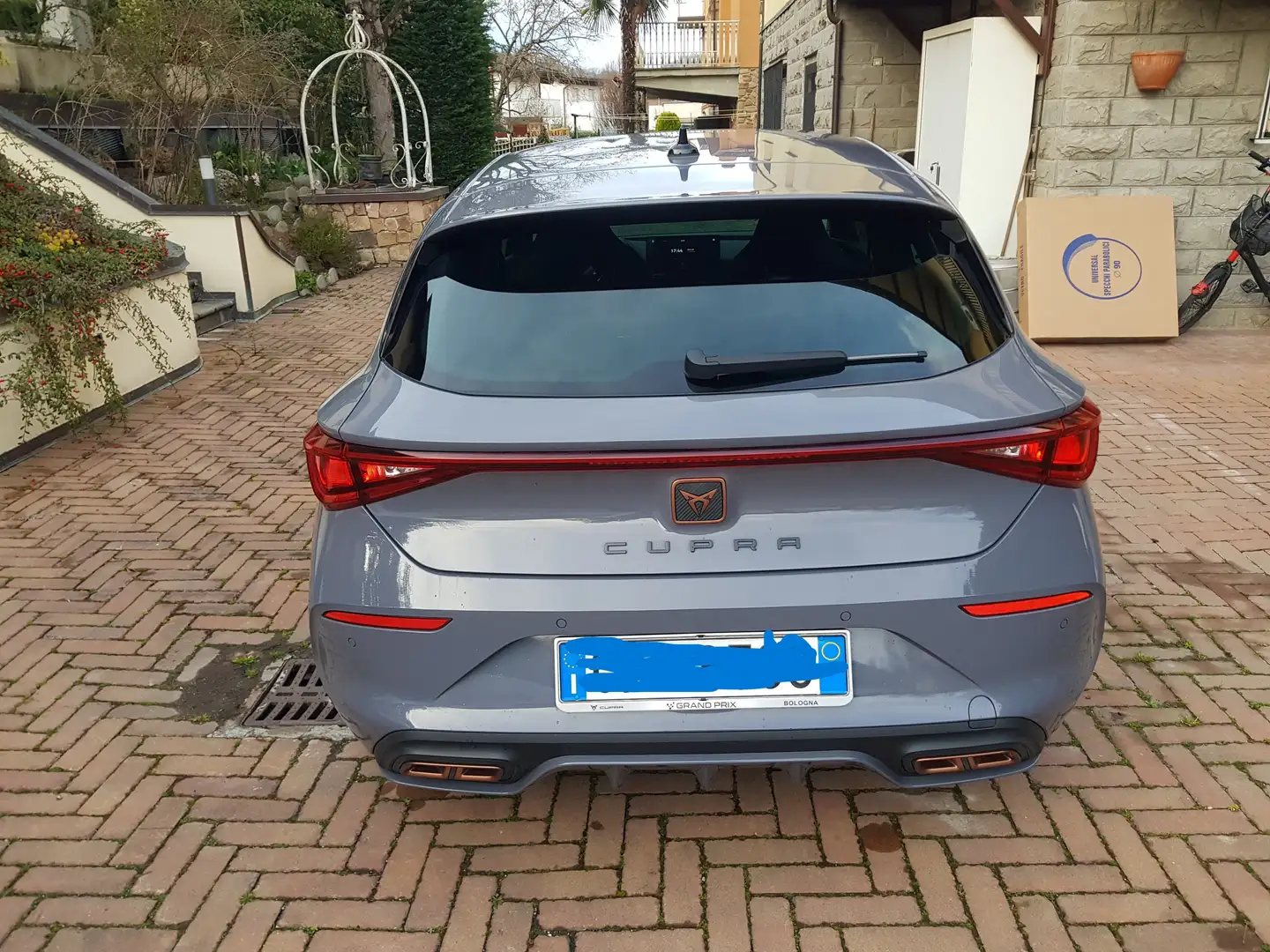 CUPRA Leon Leon+1.4+e-hybrid+VZ+245cv+dsg Šedá - 1