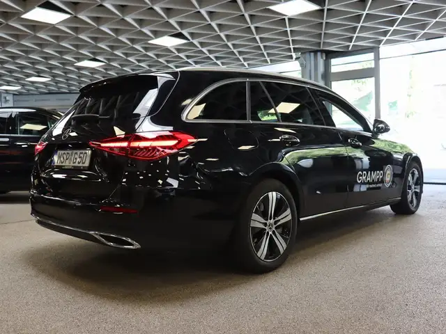 Mercedes-Benz 300 view 4