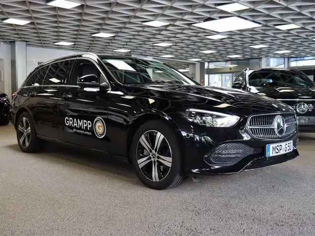 Mercedes-Benz 300 view 3