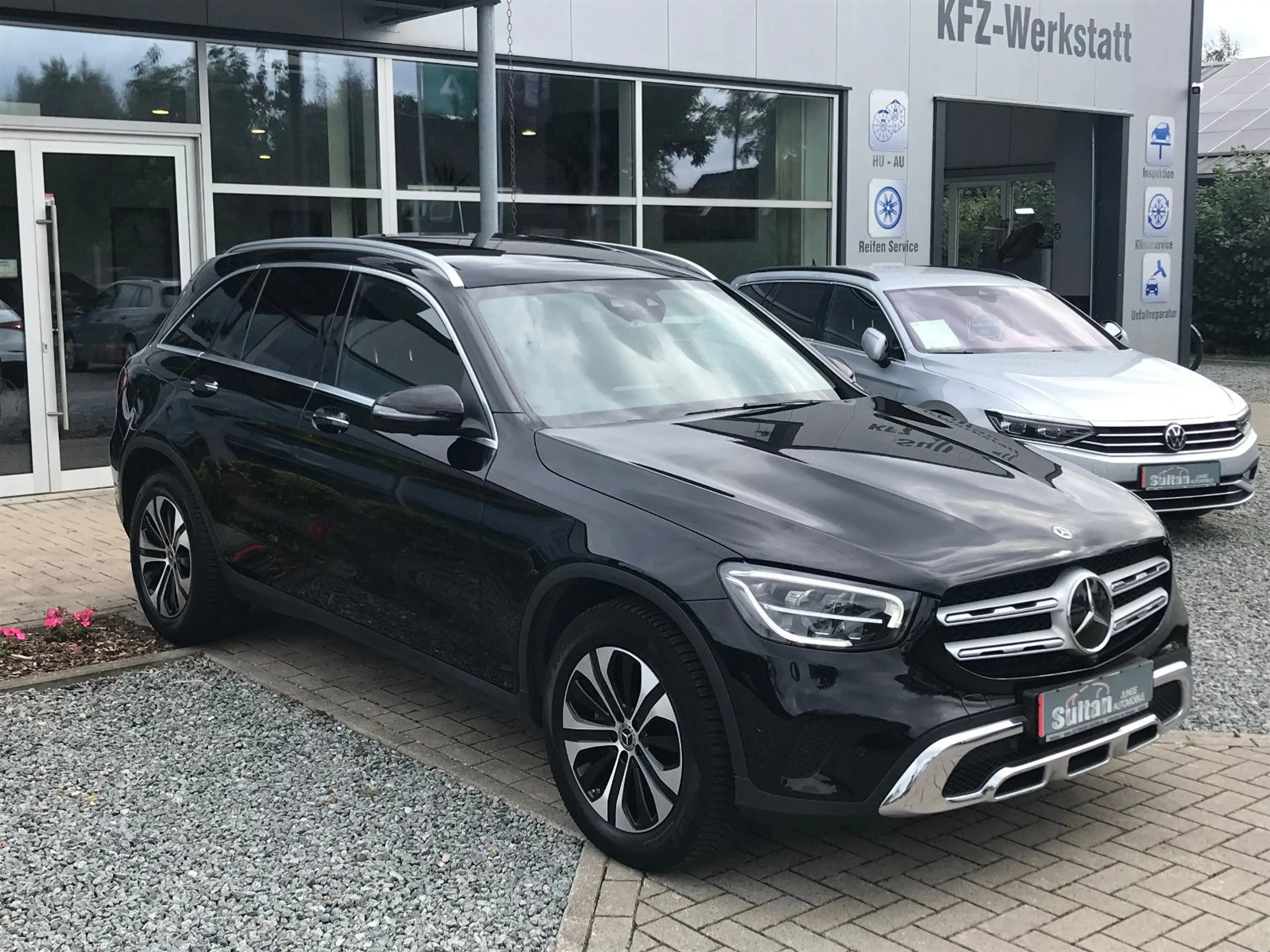 Mercedes-Benz GLC 200 d 4M. Exclusive Pan Leder Mem Wide 360° — photo 2