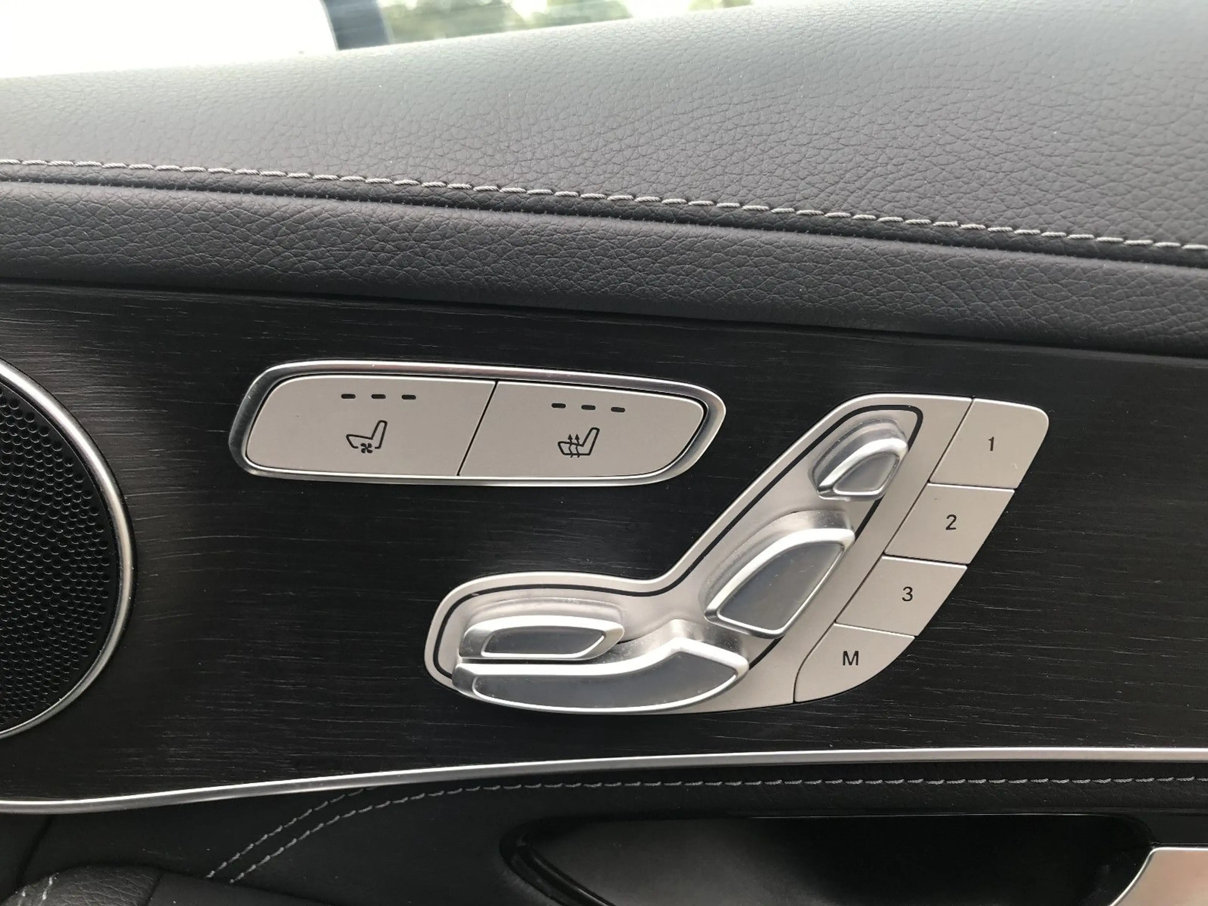 Mercedes-Benz GLC 200 d 4M. Exclusive Pan Leder Mem Wide 360° — photo 11