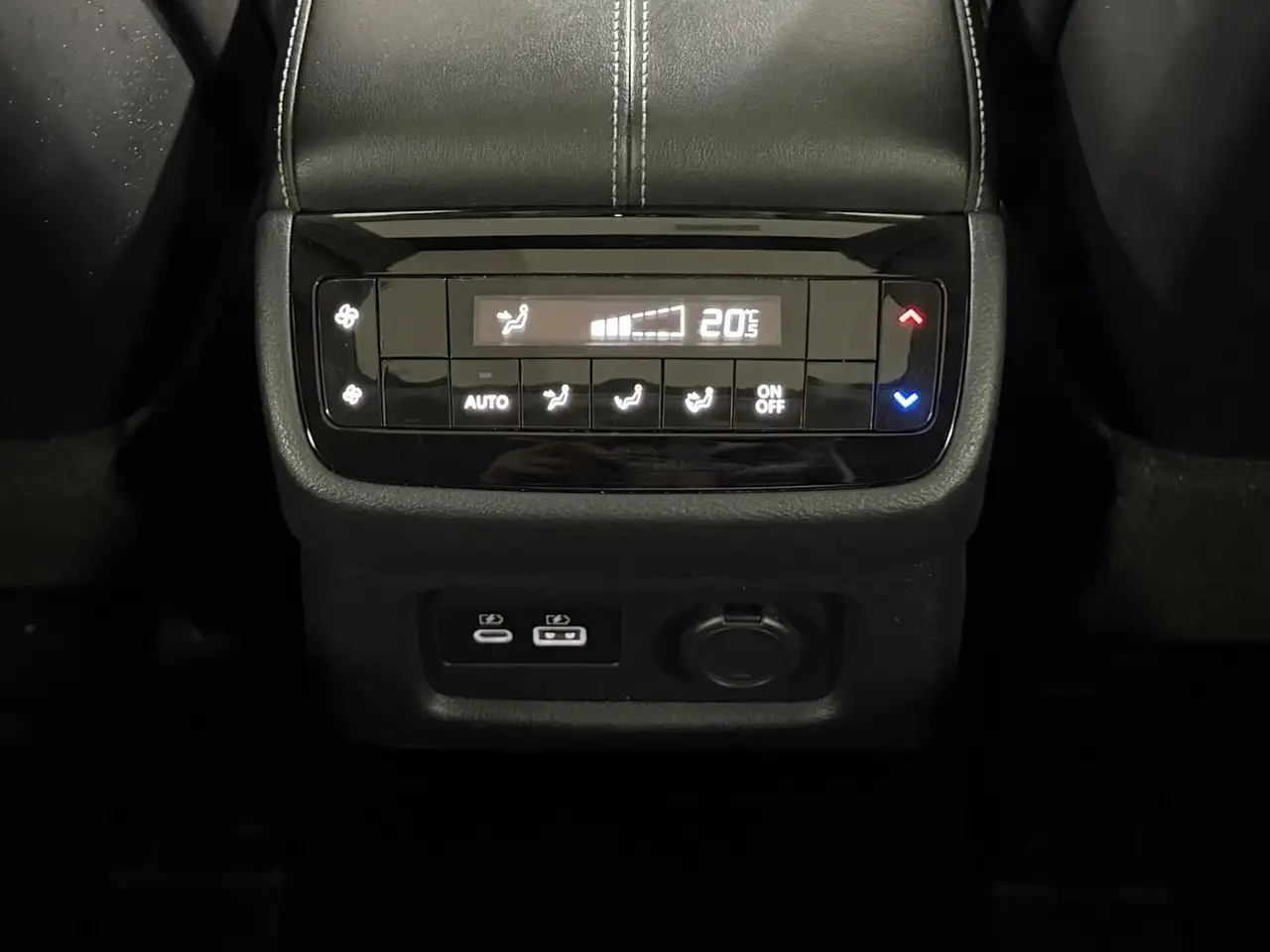 Infiniti QX60 снимка Infiniti QX60