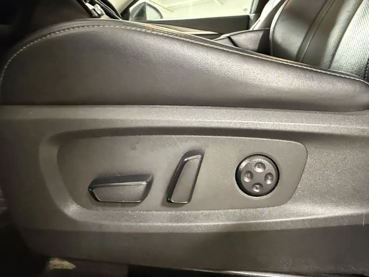Infiniti QX60 снимка Infiniti QX60