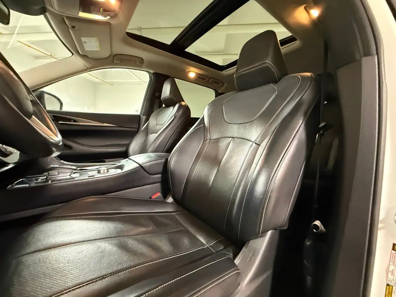 Infiniti QX60 снимка Infiniti QX60