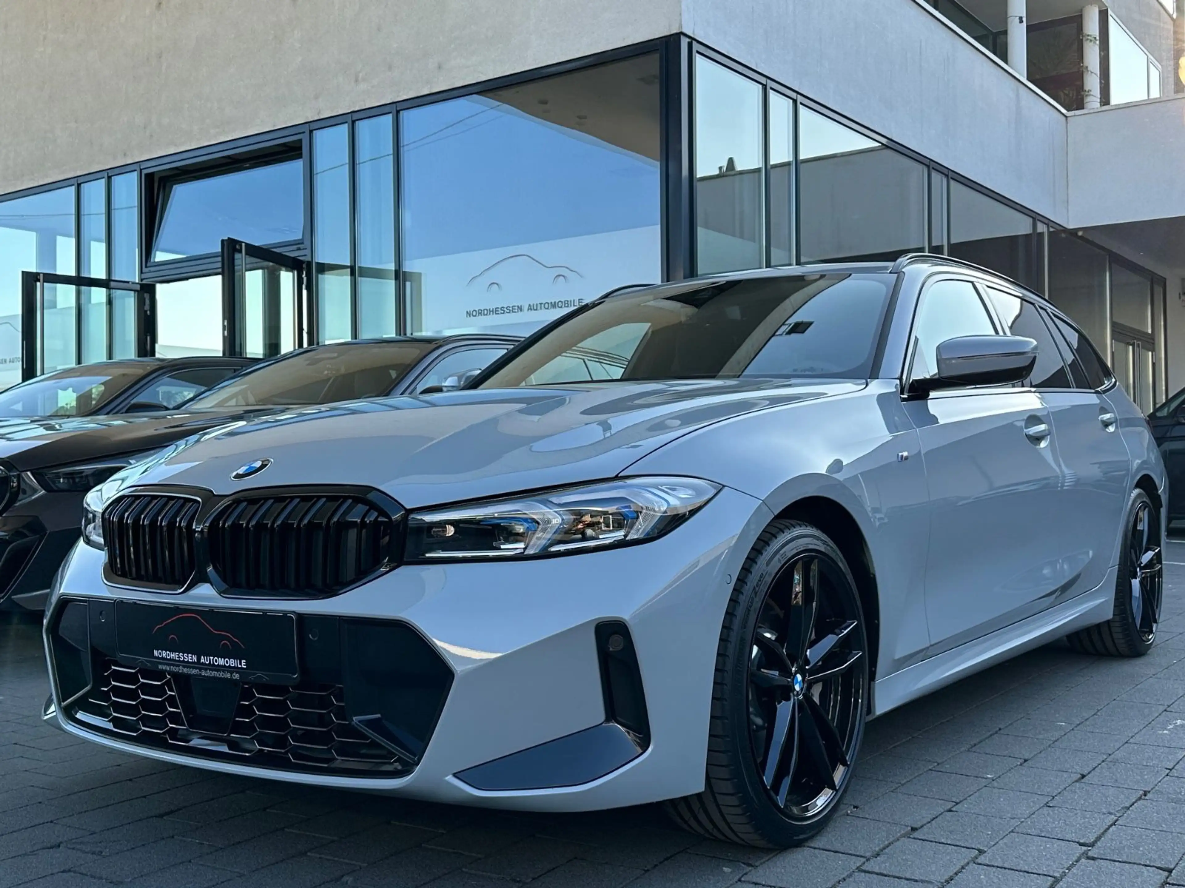 BMW 330 i xDrive Touring M Sport | Panorama | AHK