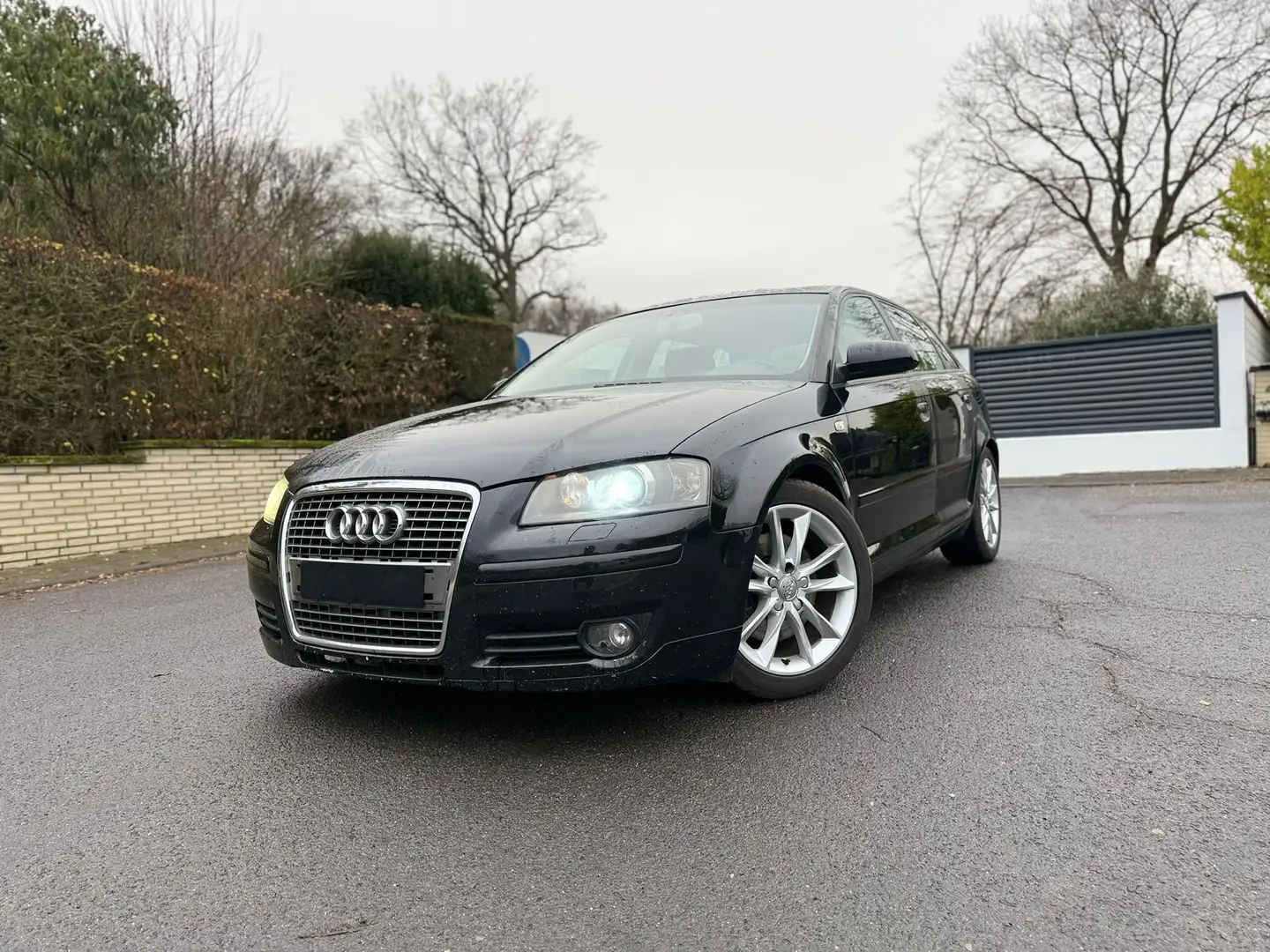 Audi A3 2.0 TDI Attraction*2.Hand*TÜV&ServiceNEU*SHZ* Schwarz - 1