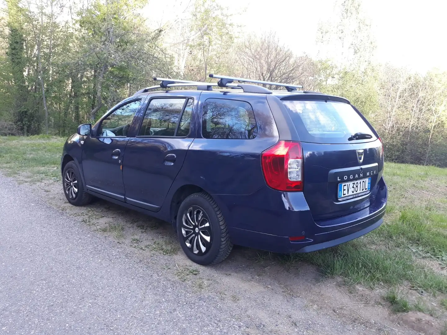 Dacia Logan MCV 1.5 dci Laureate75cv Bleu - 2
