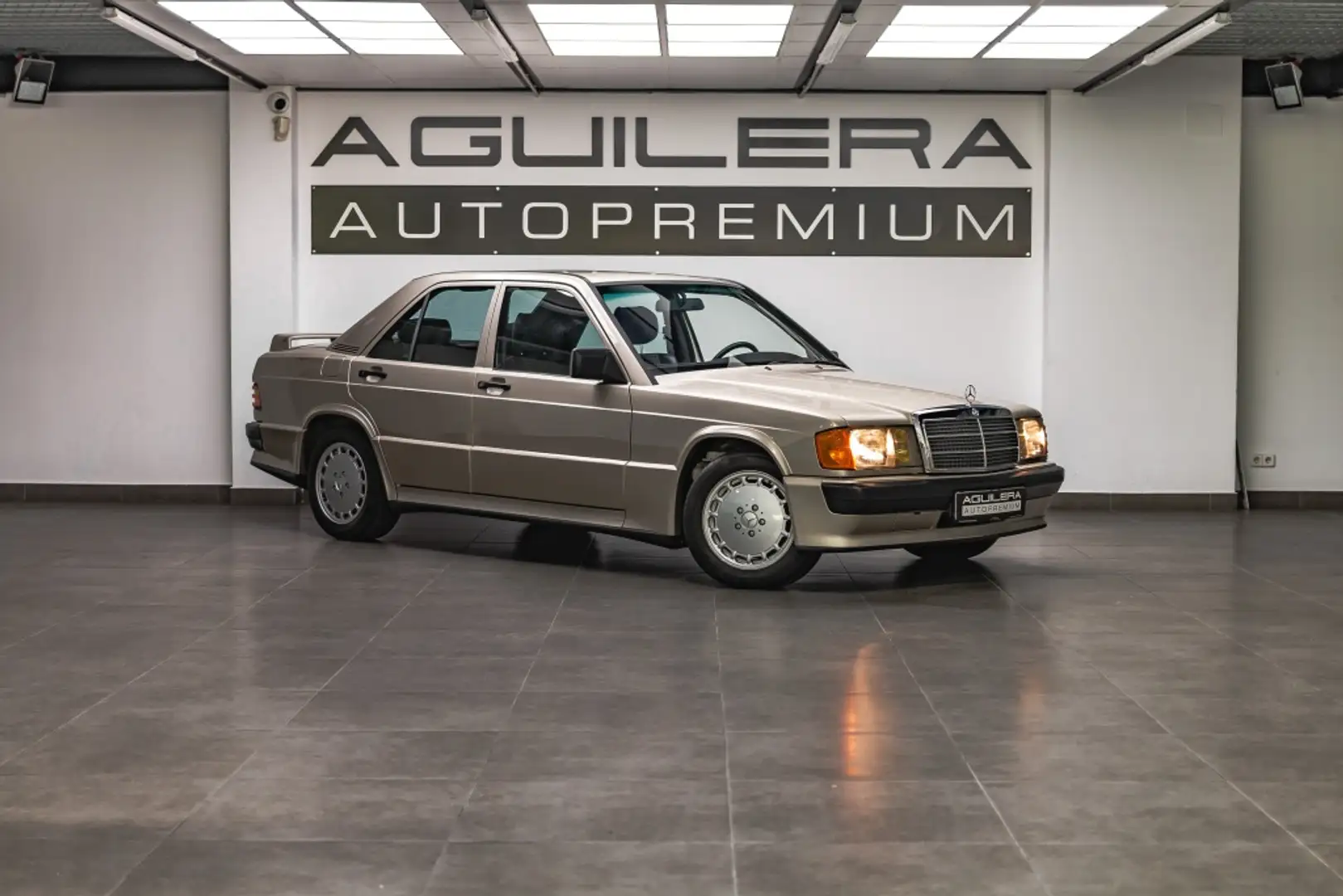Mercedes-Benz 190 190E 2.3-16 Plateado - 1