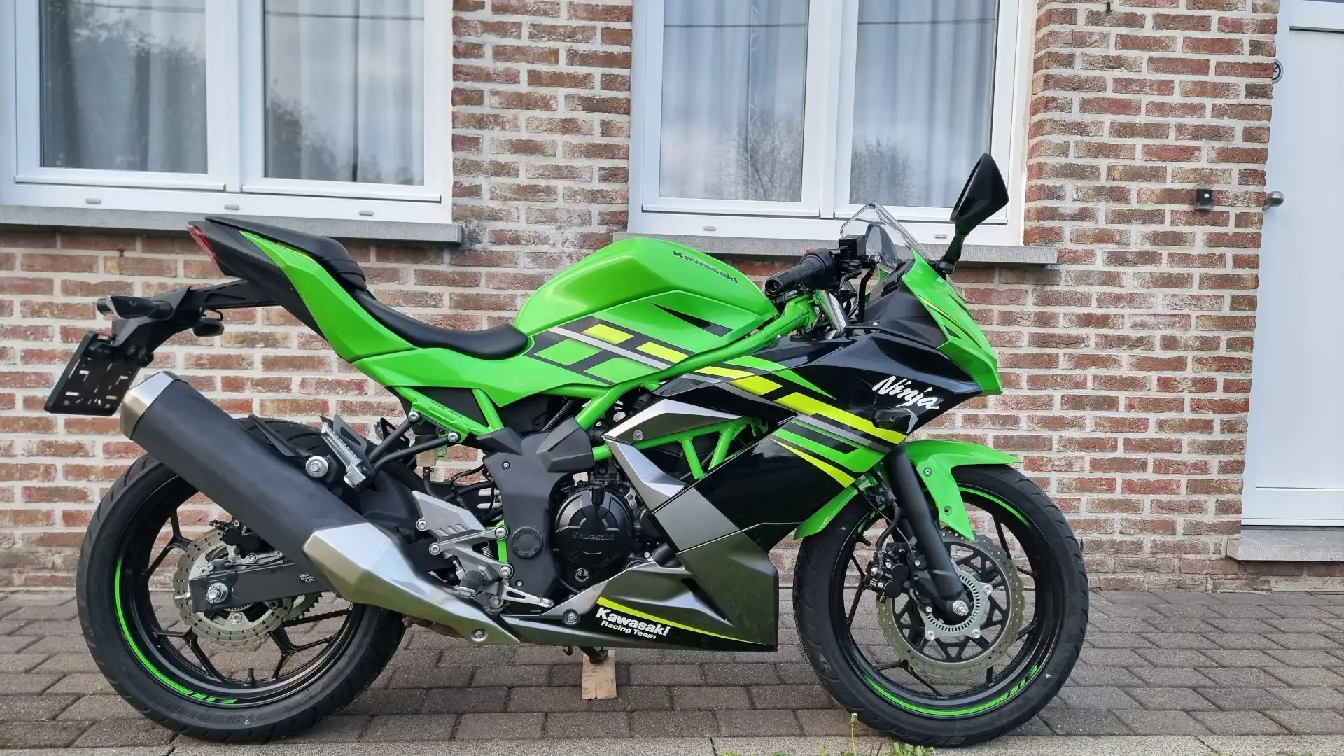 Kawasaki Ninja 125 2020 - 15.000 KM - Racing Green Zelená - 1