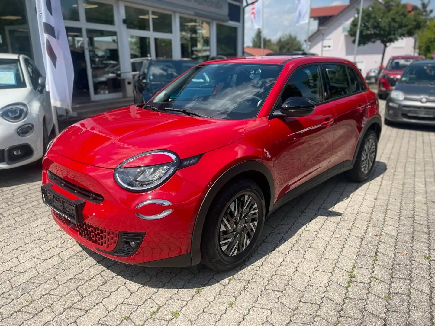 Fiat 600e (RED) Klima LED Sondermodell Rojo - 1