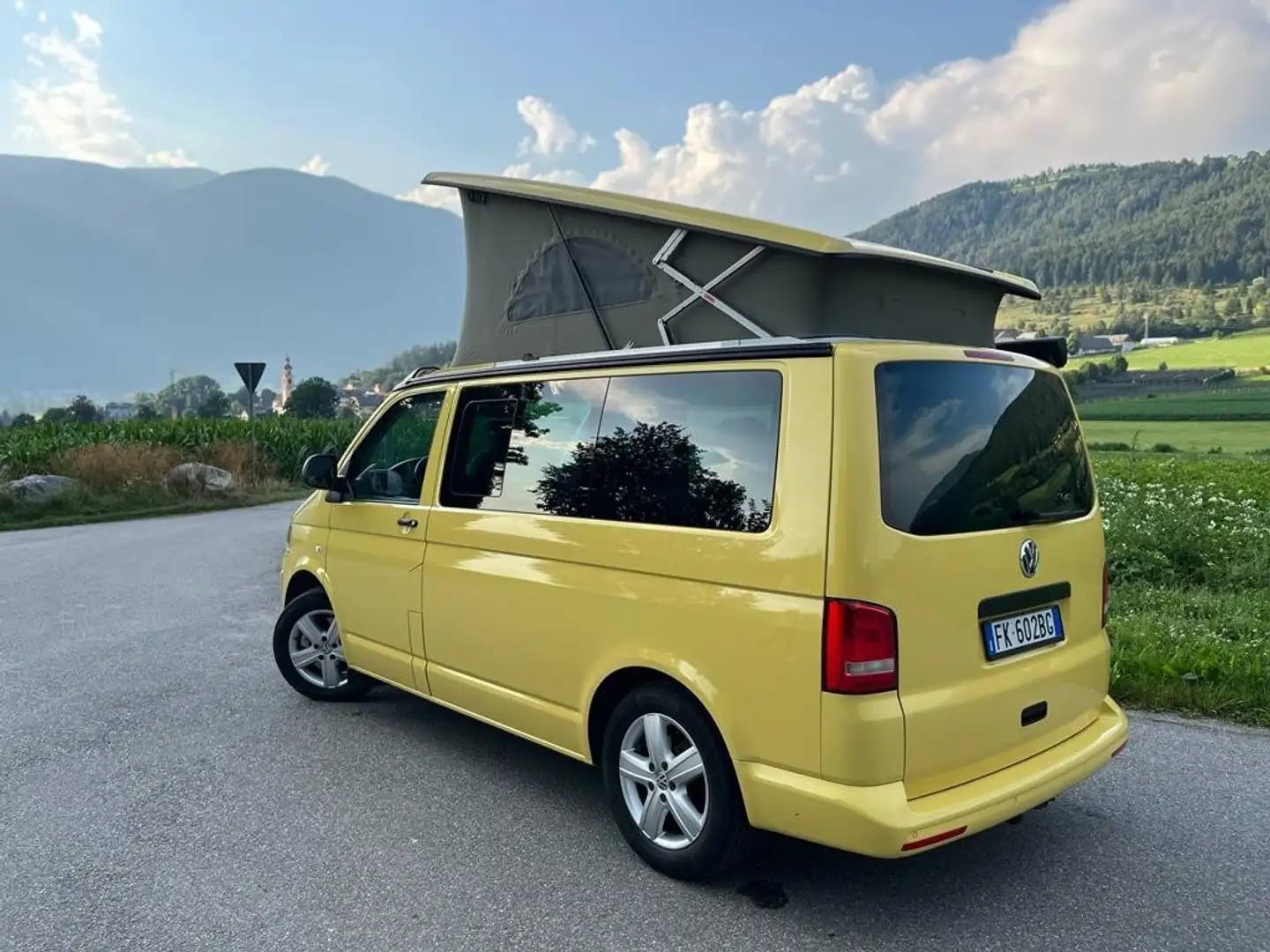 Volkswagen T5 California Beach - 1