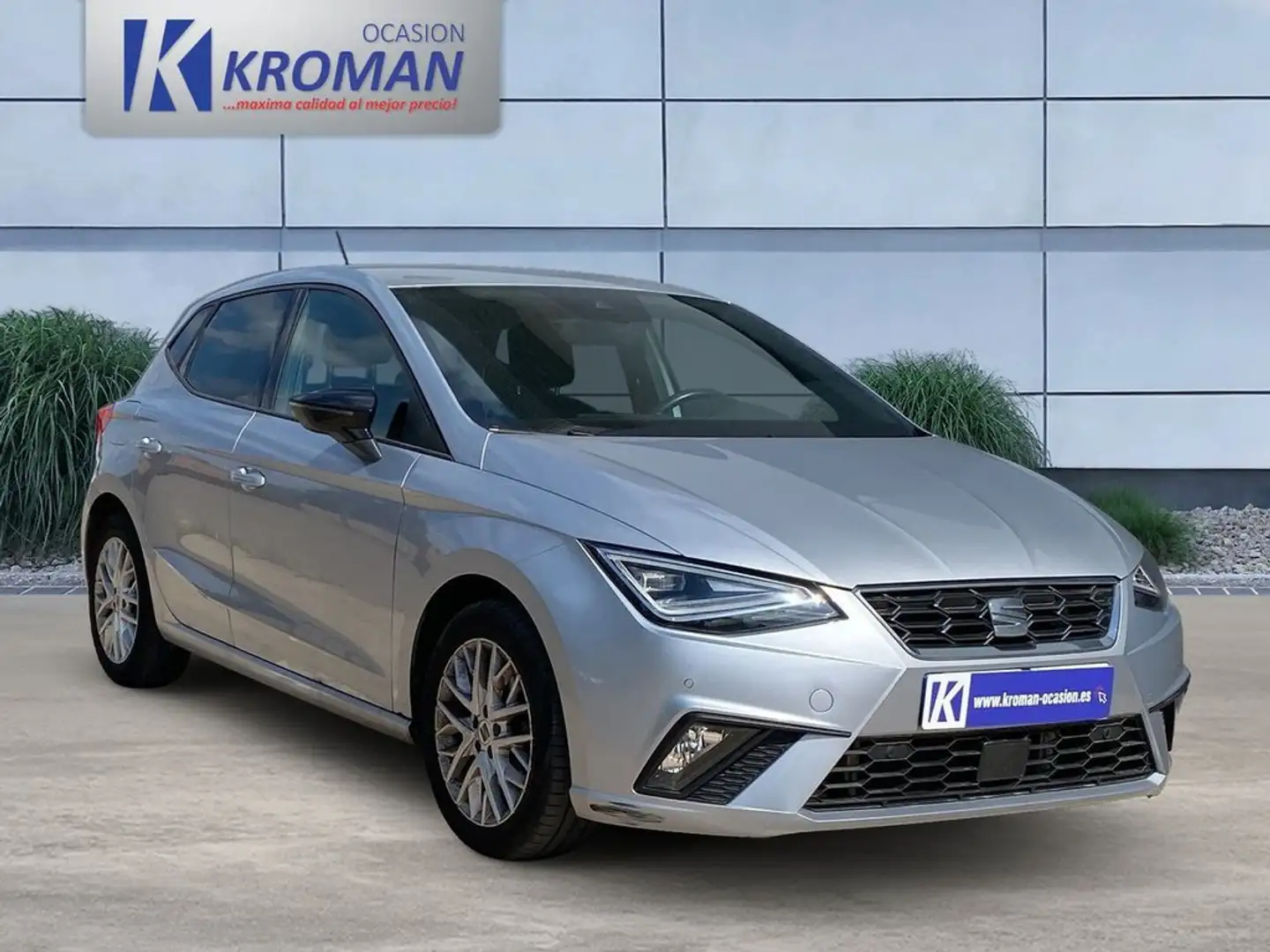 SEAT Ibiza 1.0 TSI 81 KW (110 CV) Start/Stop FR XL Plateado - 1