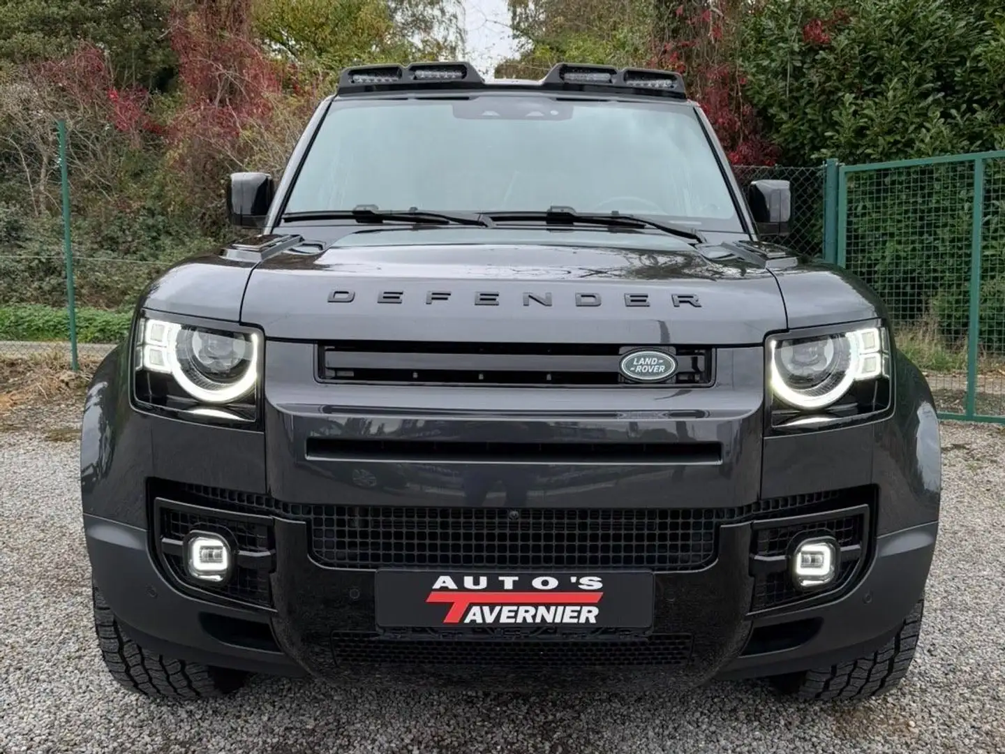 Land Rover Defender 110 D200 SE // Pano // 22"// Black Pack // ACC Szürke - 2