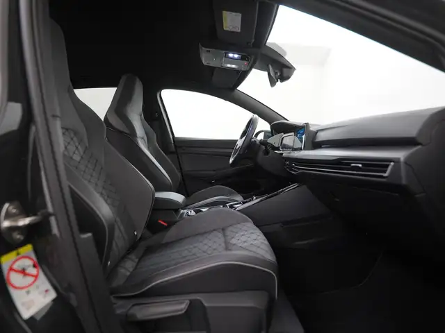 Volkswagen Golf view 3