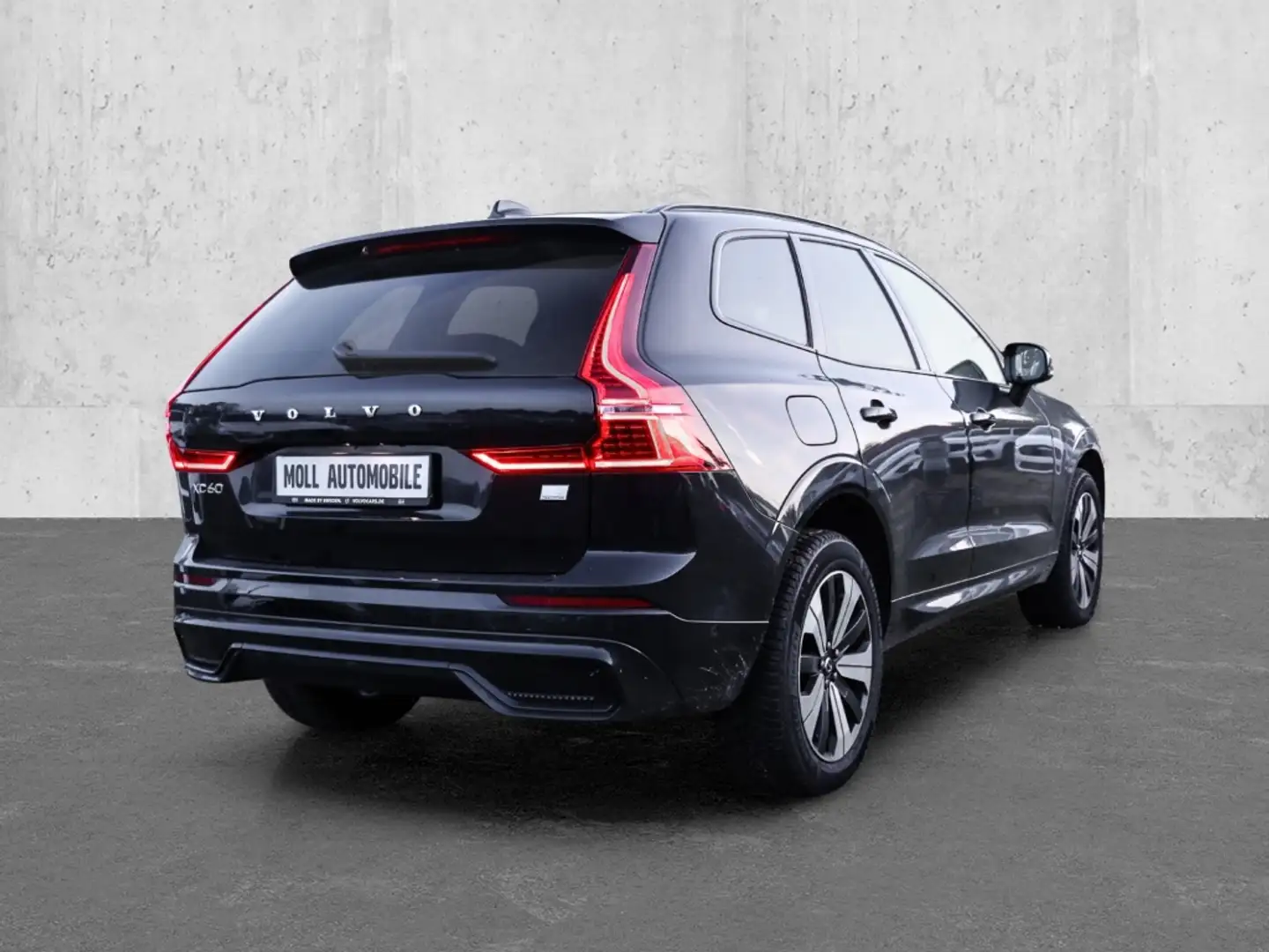 Volvo XC60 Plus Dark Recharge Plug-In Hybrid AWD T8 Twin Engi Schwarz - 2