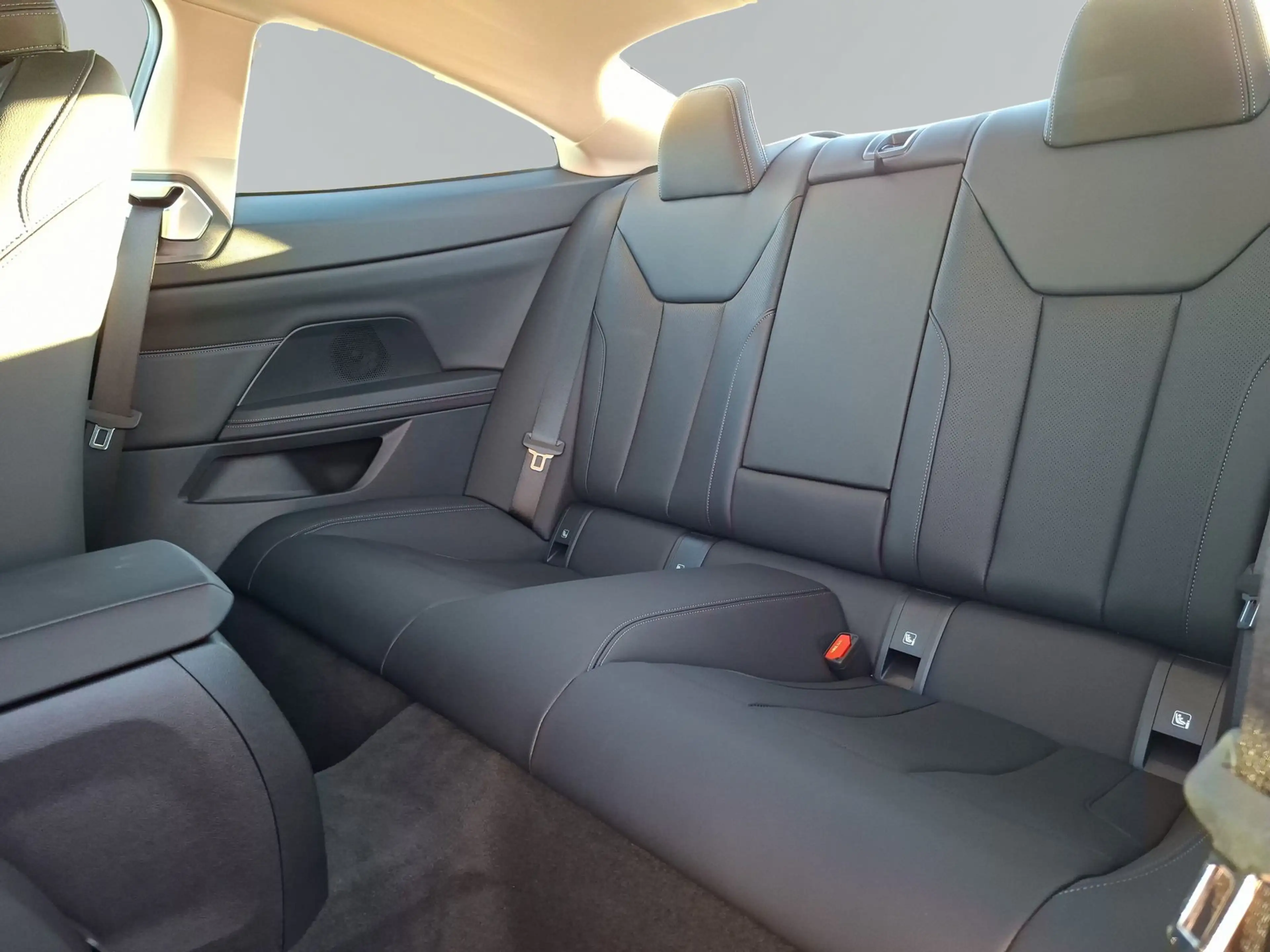 BMW 420 i Coupé — photo 11