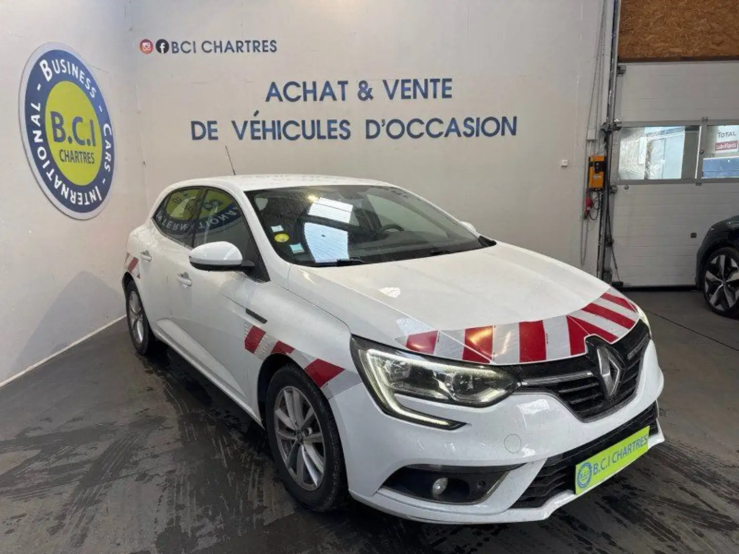 Renault Megane IV 1.5 BLUE DCI 95CH ZEN Weiß - 2